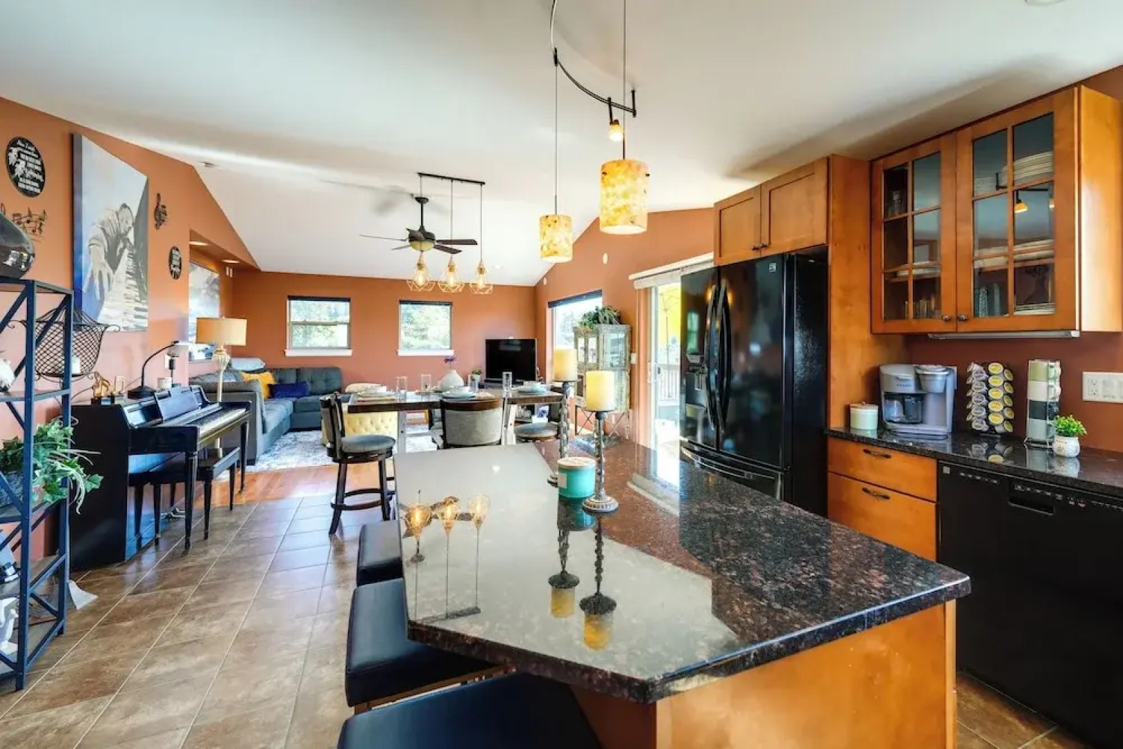 Waterfront Birch Bay Rental - Walk to Beach!