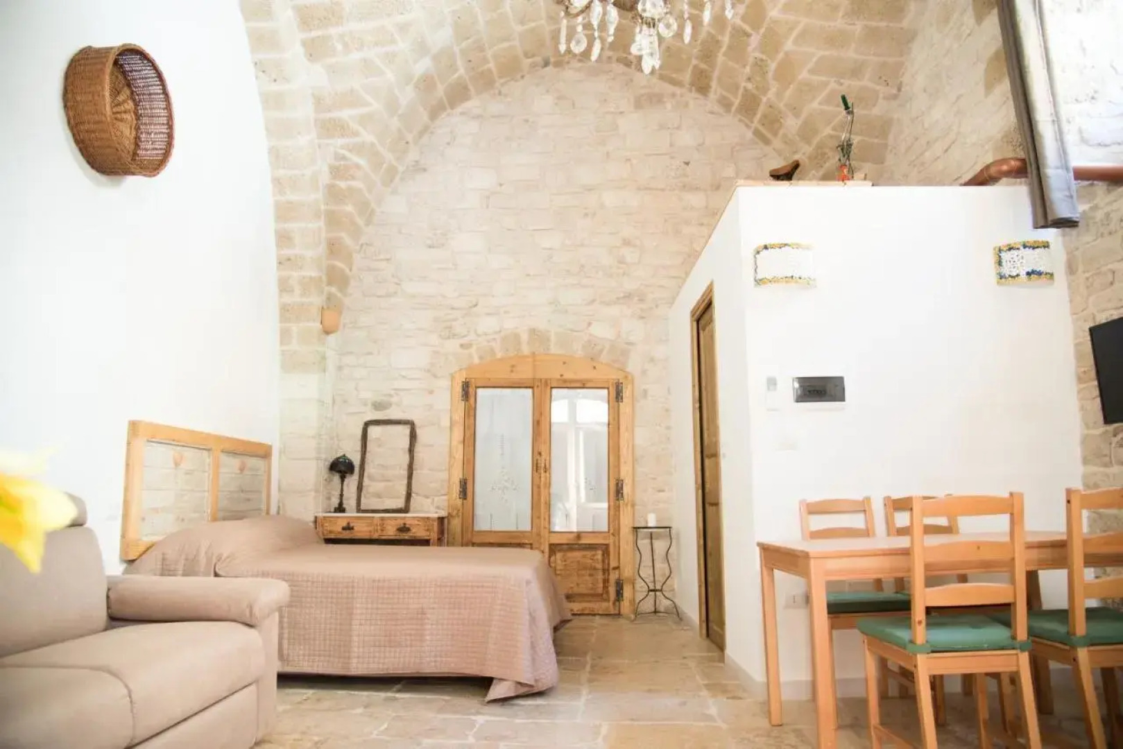 Piazza Duomo - Medieval Puglia's House