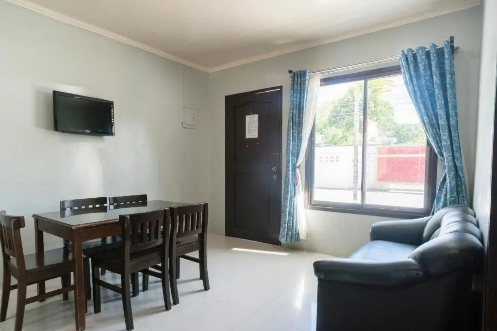 Oyo 557 Samantha'S Apartelle