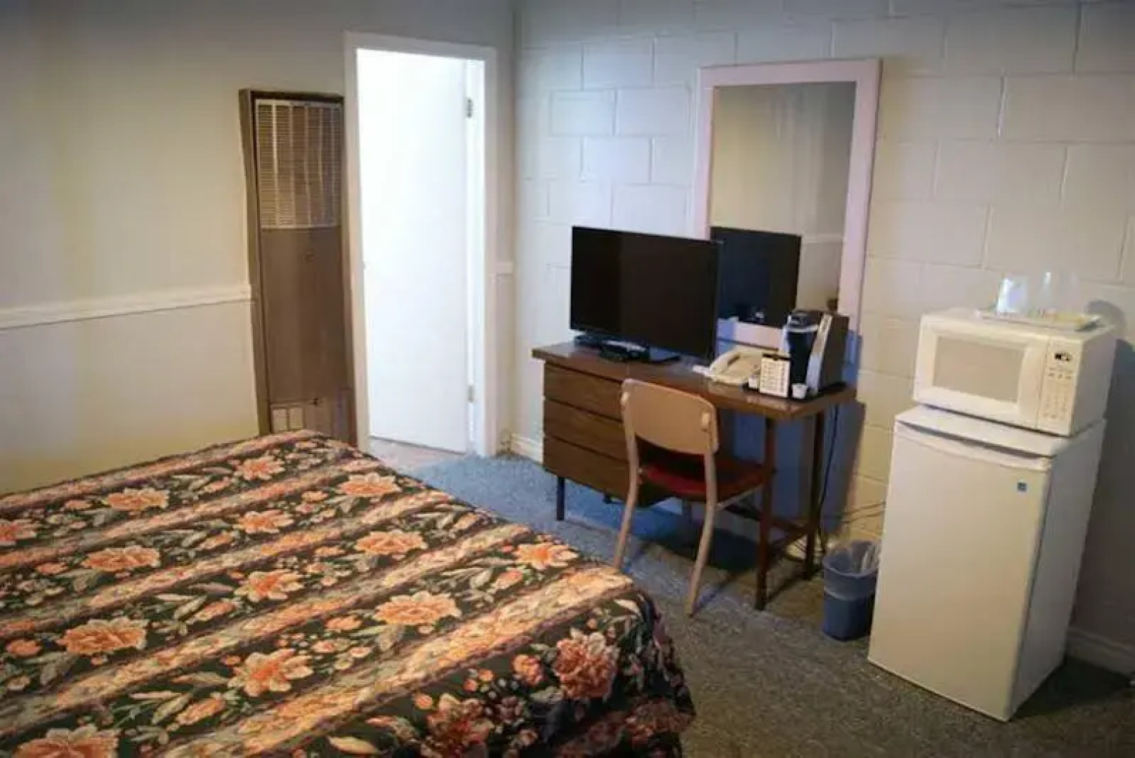 Kootenay Country Inn