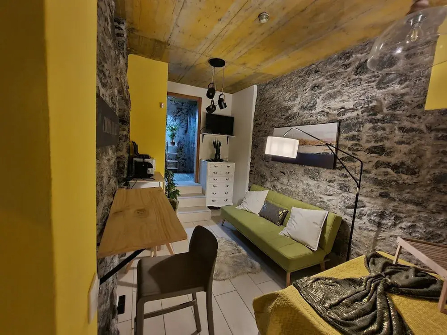 Room-discover Magical Calheta