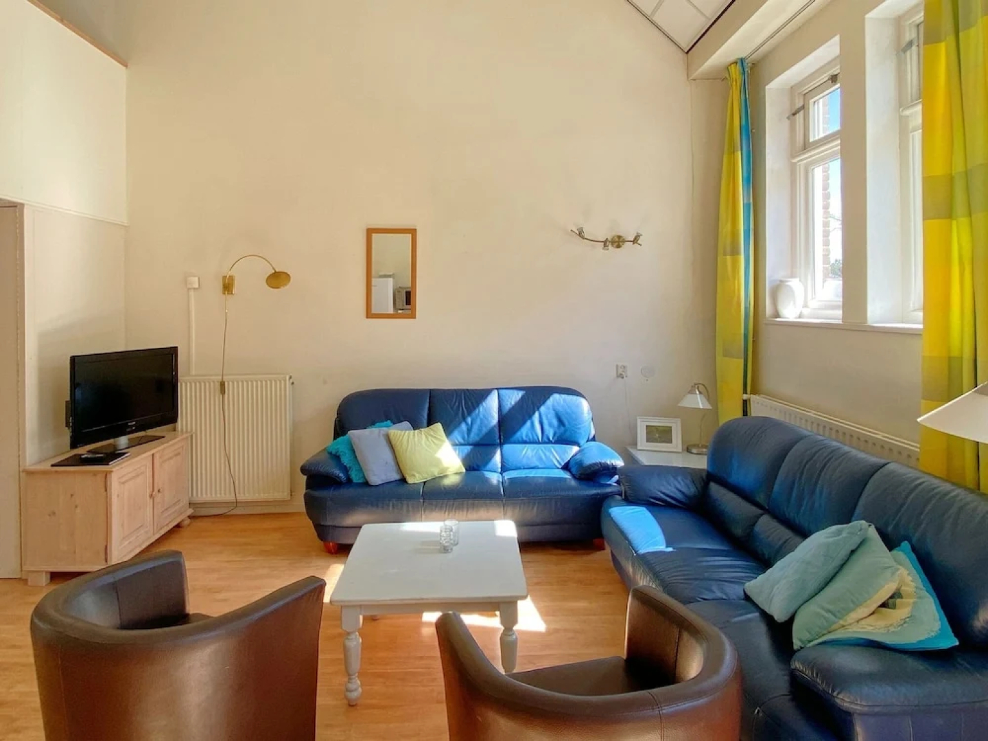Spacious Coastal Getaway Bergen