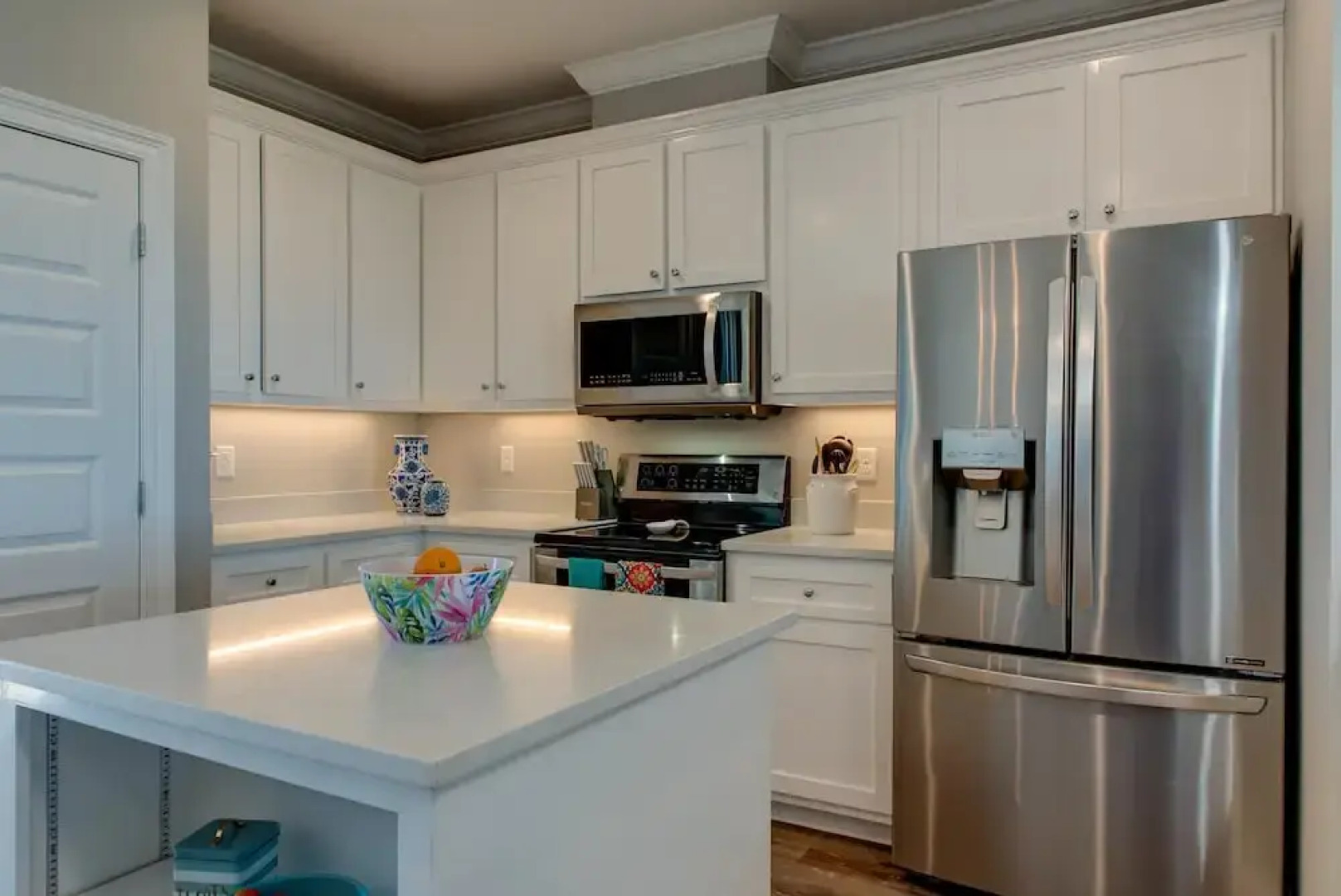 Blue Oasis - 2500 Bienville Blvd