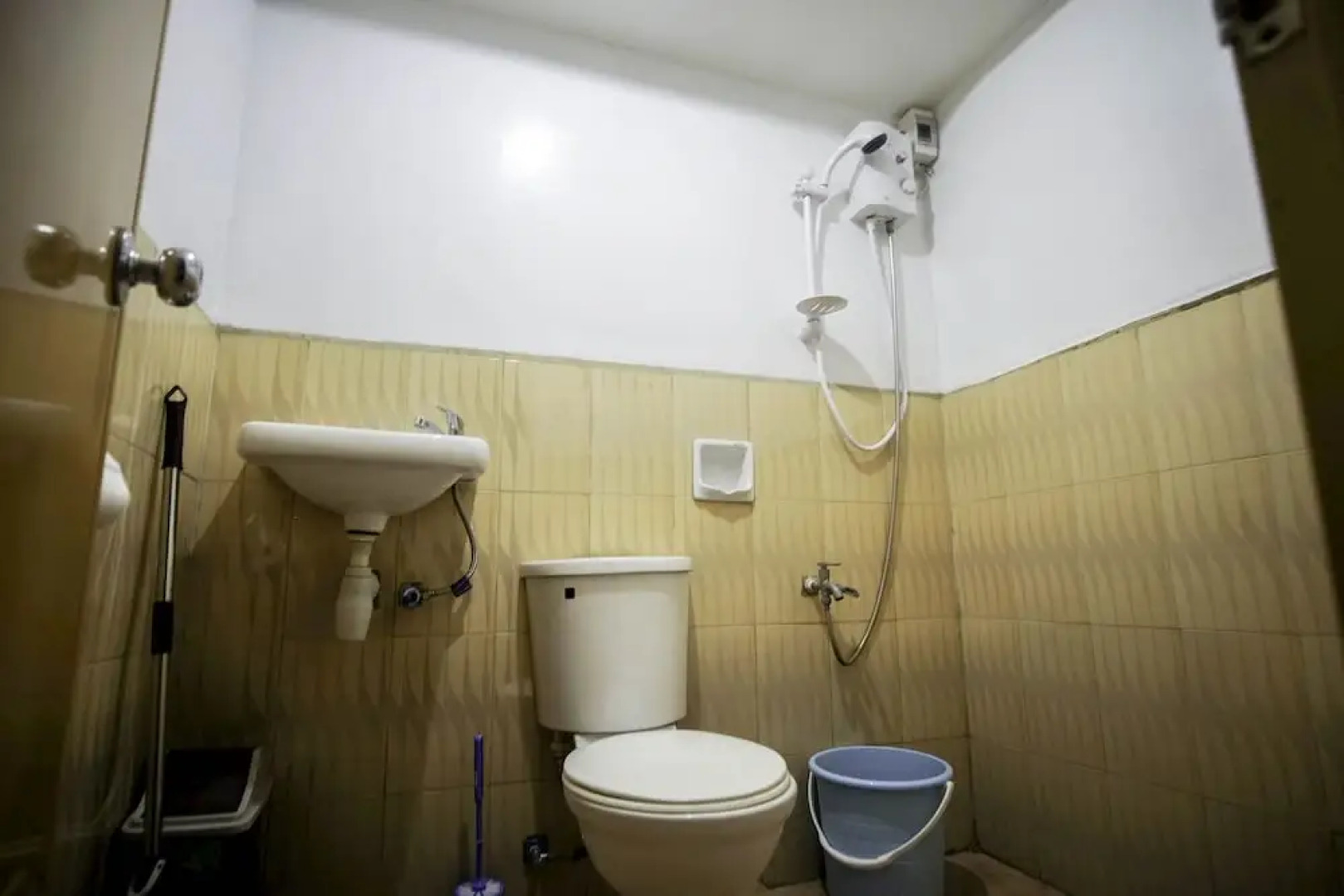 SR Hostel - Adults Only