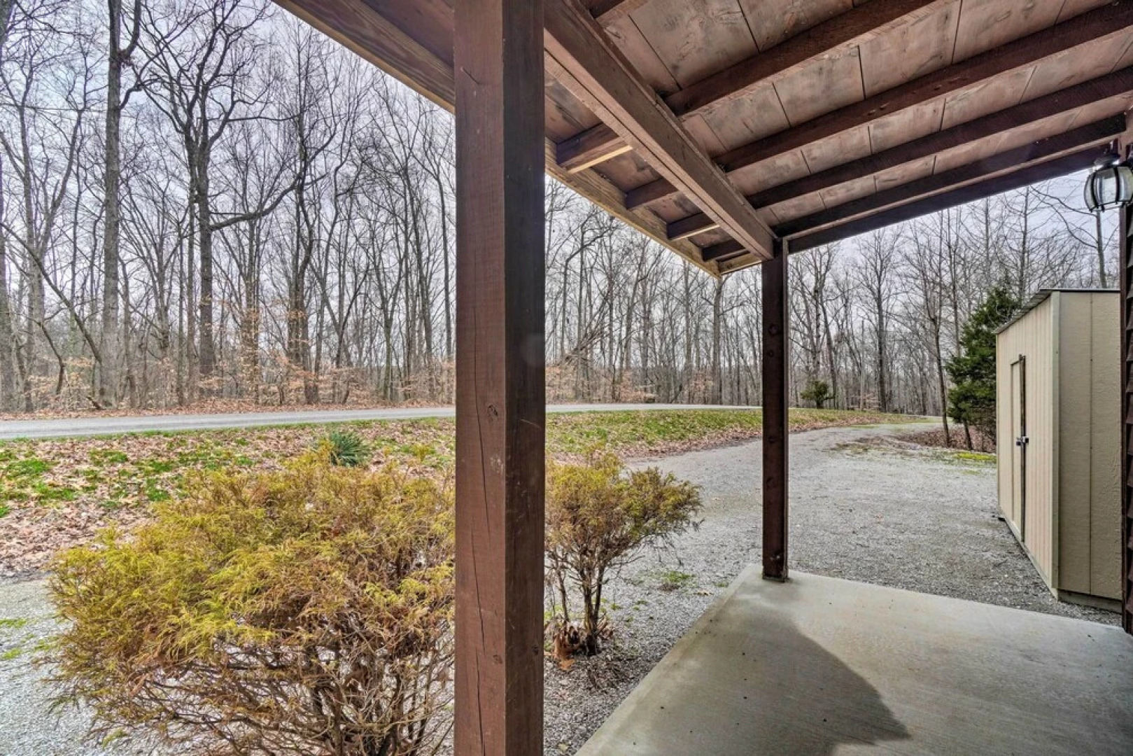 Cozy Tennessee Cabin Rental - 1 Mi to Lake