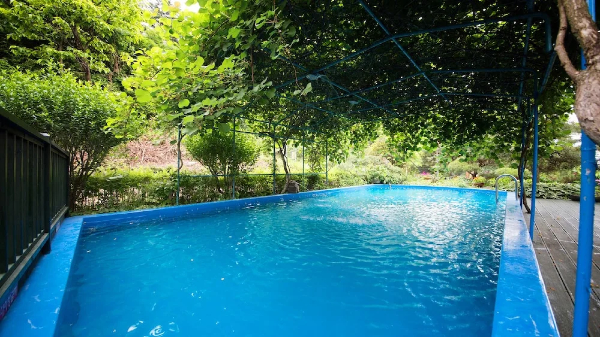 Baenae-gol Picture and Garden Pension