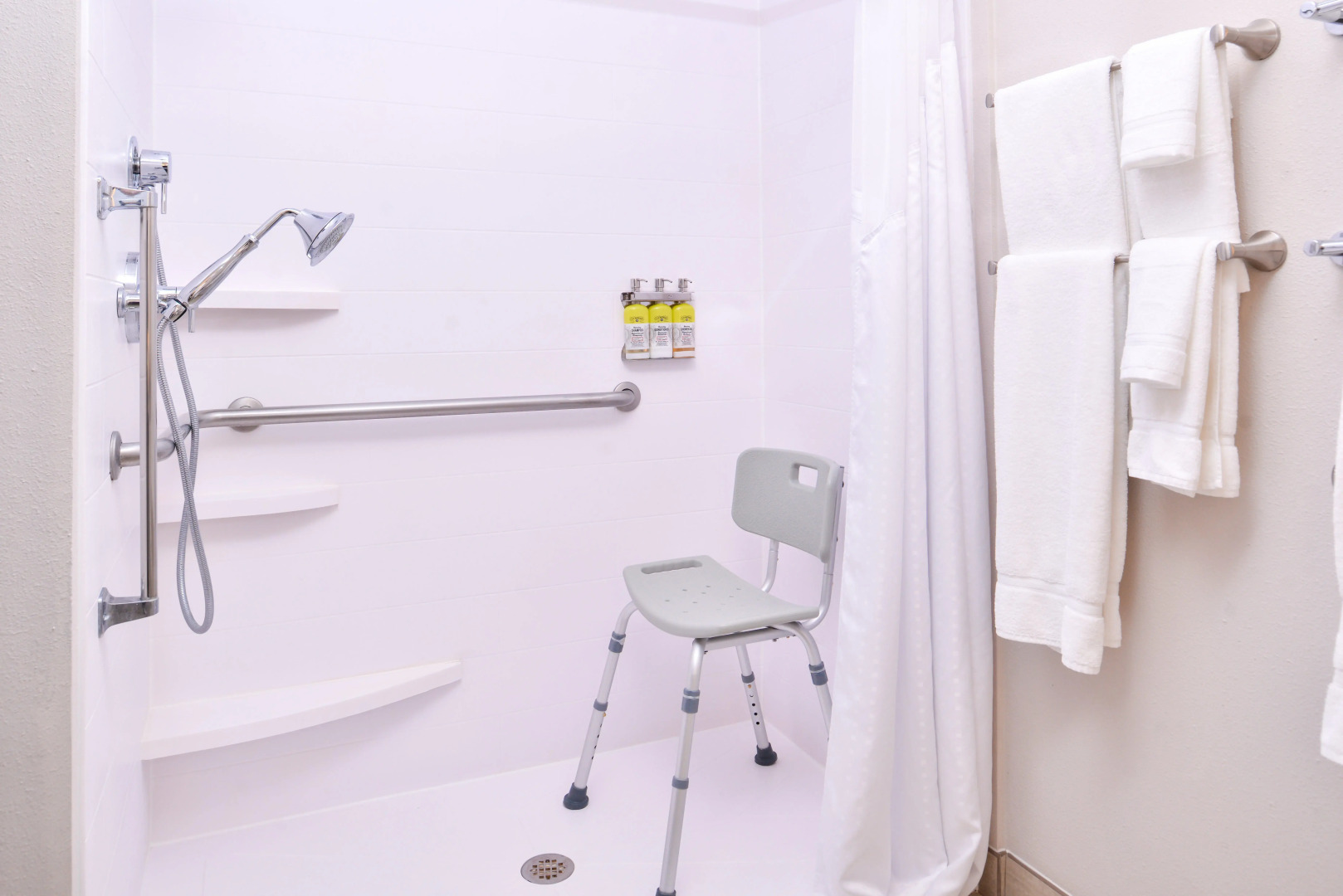 Holiday Inn Express Hotel & Suites Tampa-Anderson Rd/Veteran by IHG