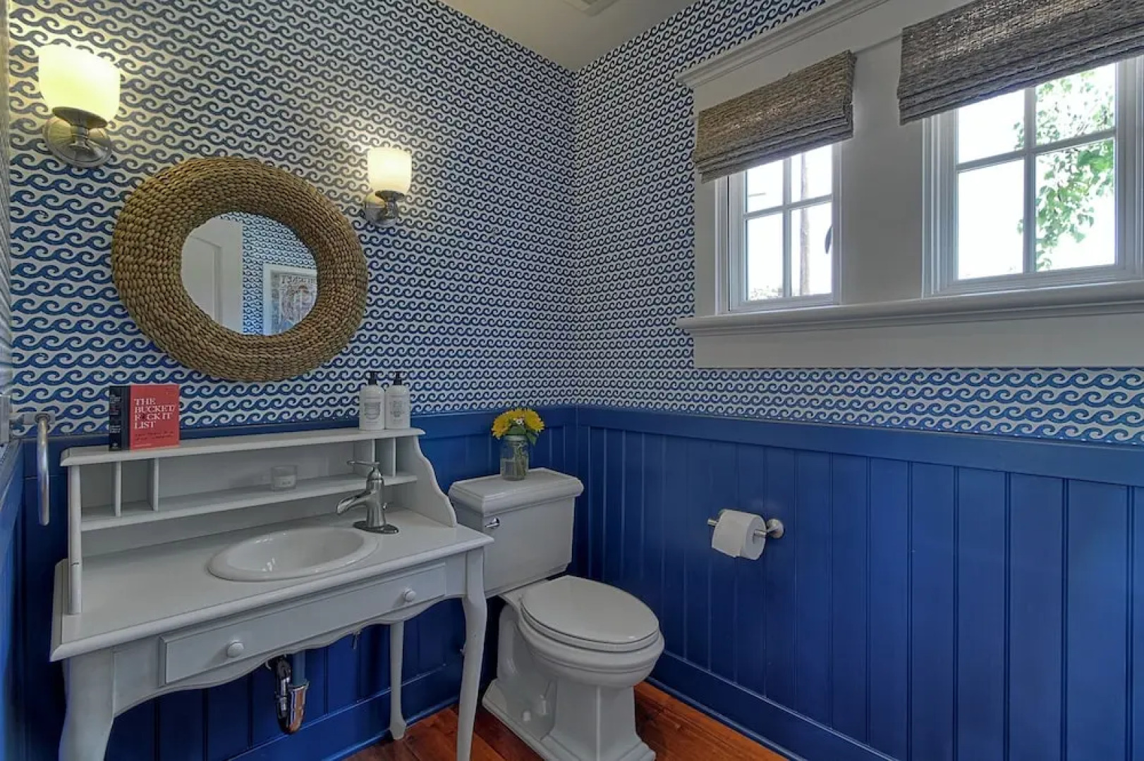 Montecito Luxe Home "location, Location, Location!!" 4 Bedroom Residence by Redawning