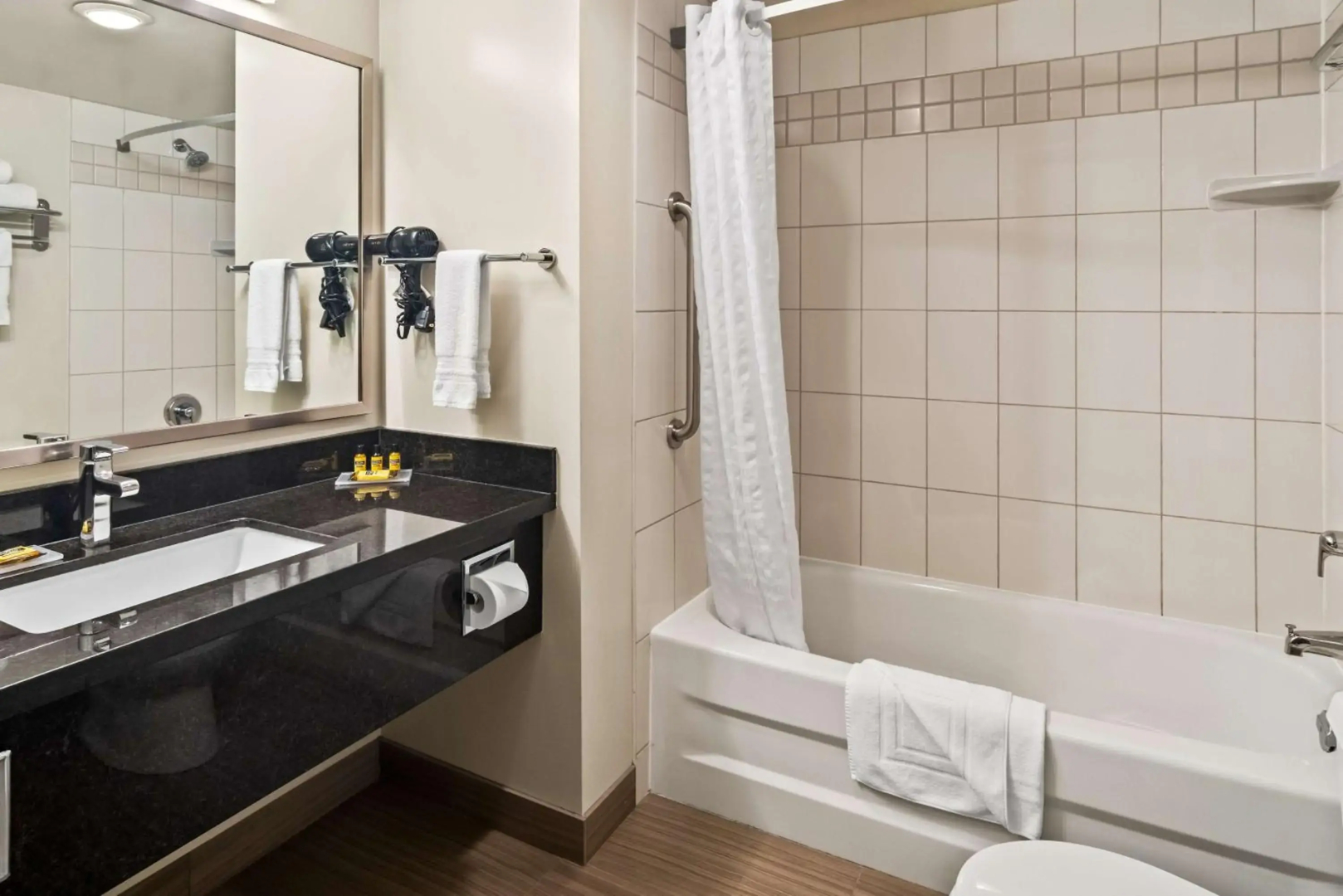 Best Western Plus Pitt Meadows Inn & Suites