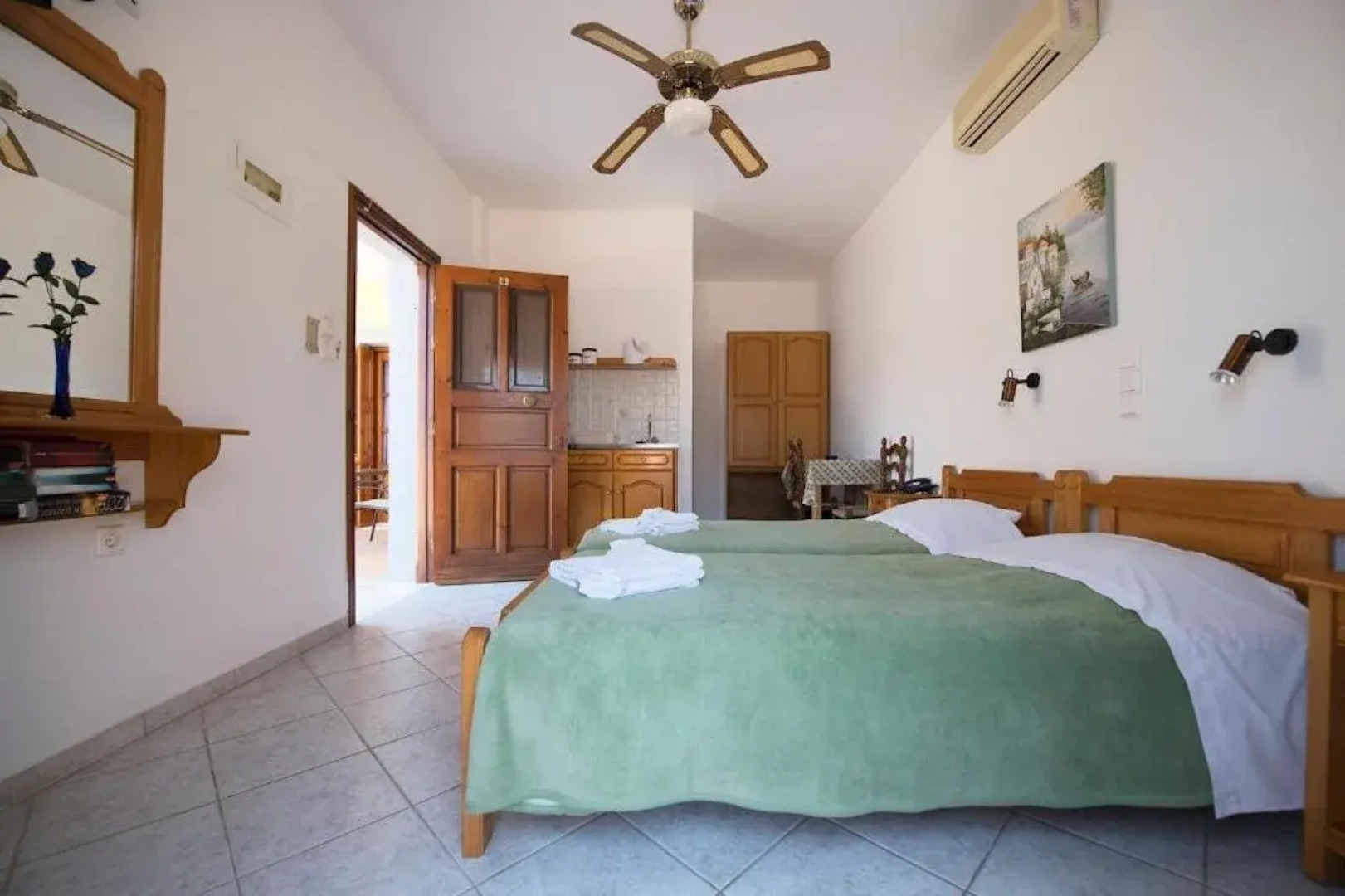 Amphitrite Apartments