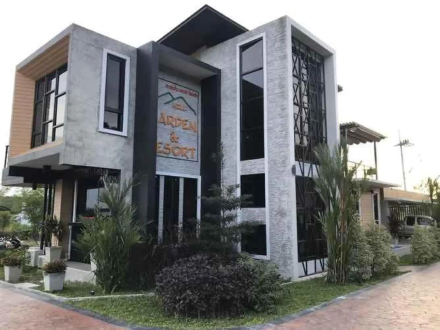 The Loft House Garden & Resort