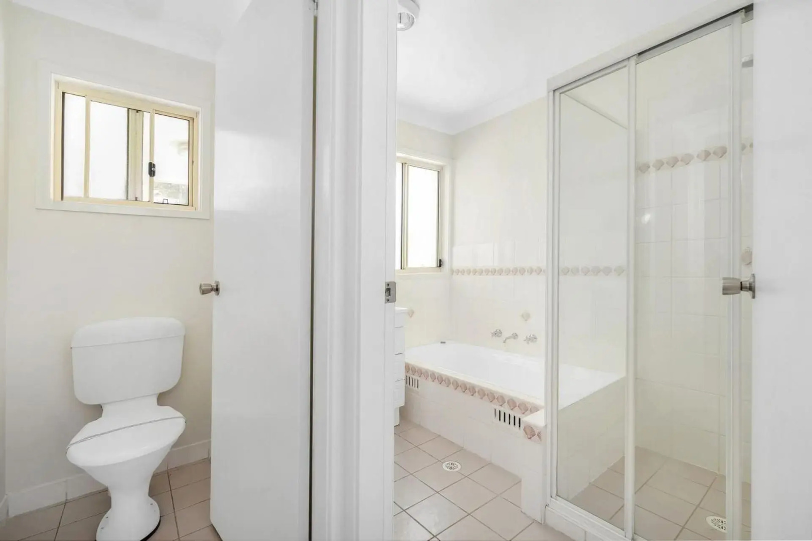 On Cyrus at Hyams Beach 4pm Check Out Sundays