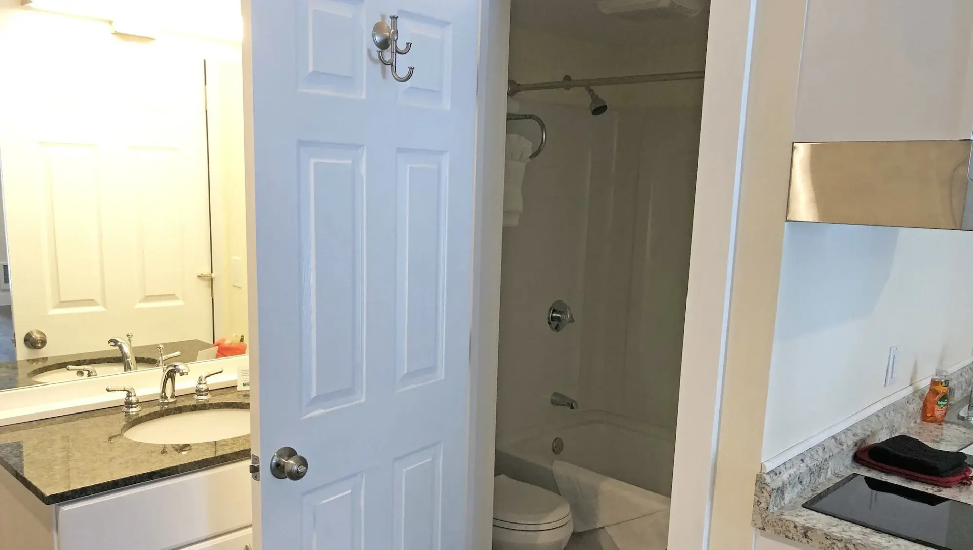 Colonial Inn Ellsworth