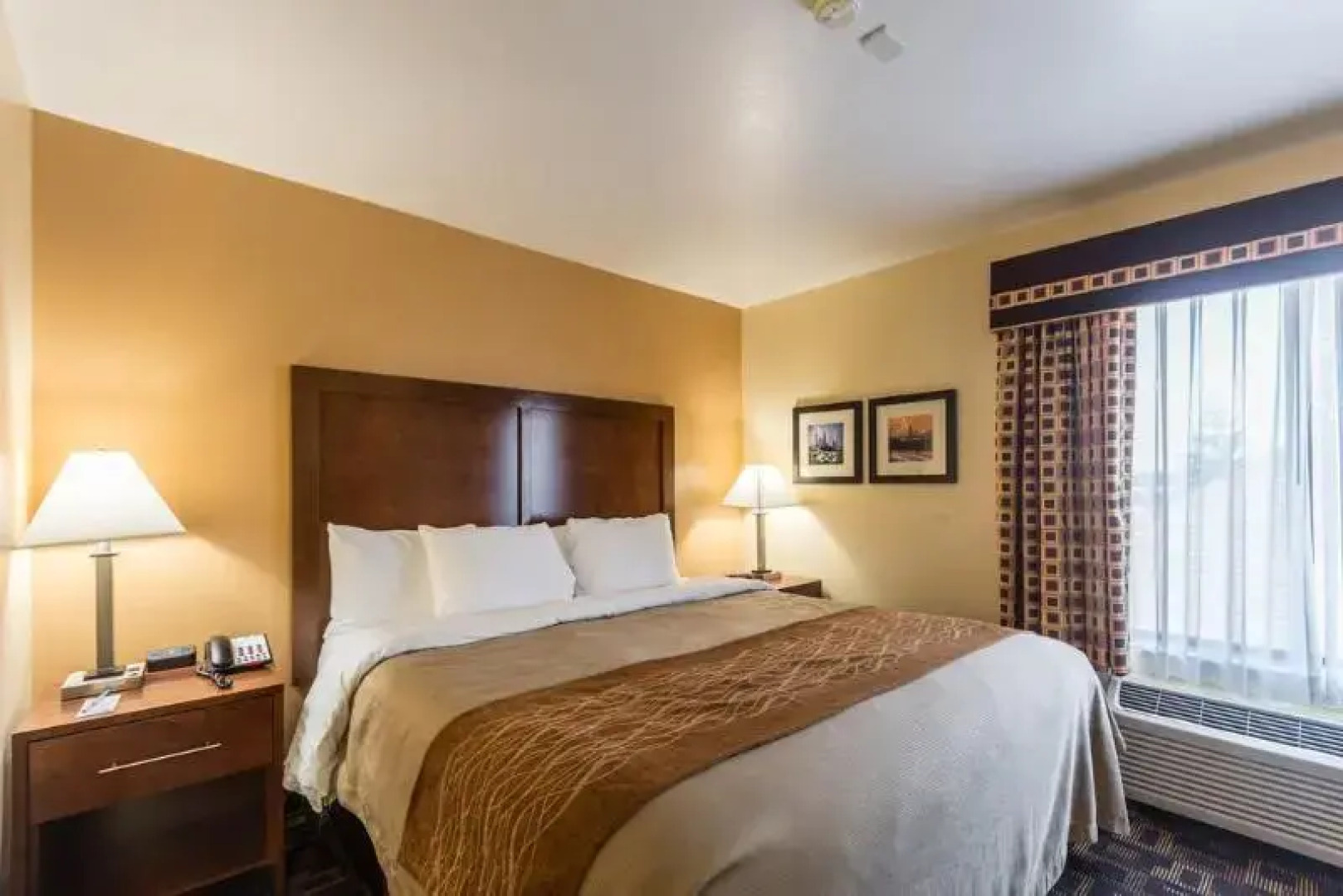 Comfort Inn and Suites North Aurora