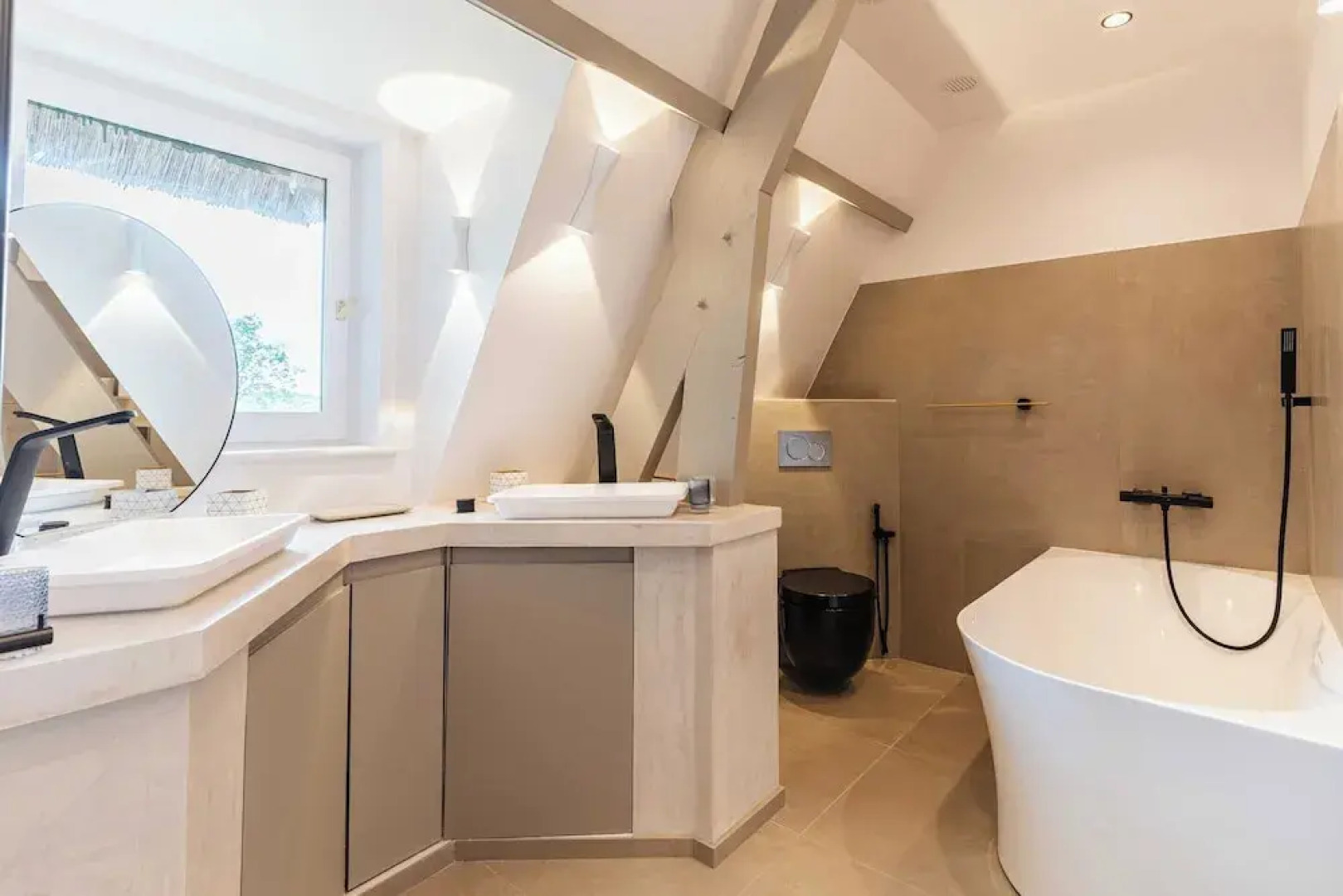 Haven of Peace With Heated Pool and Garden