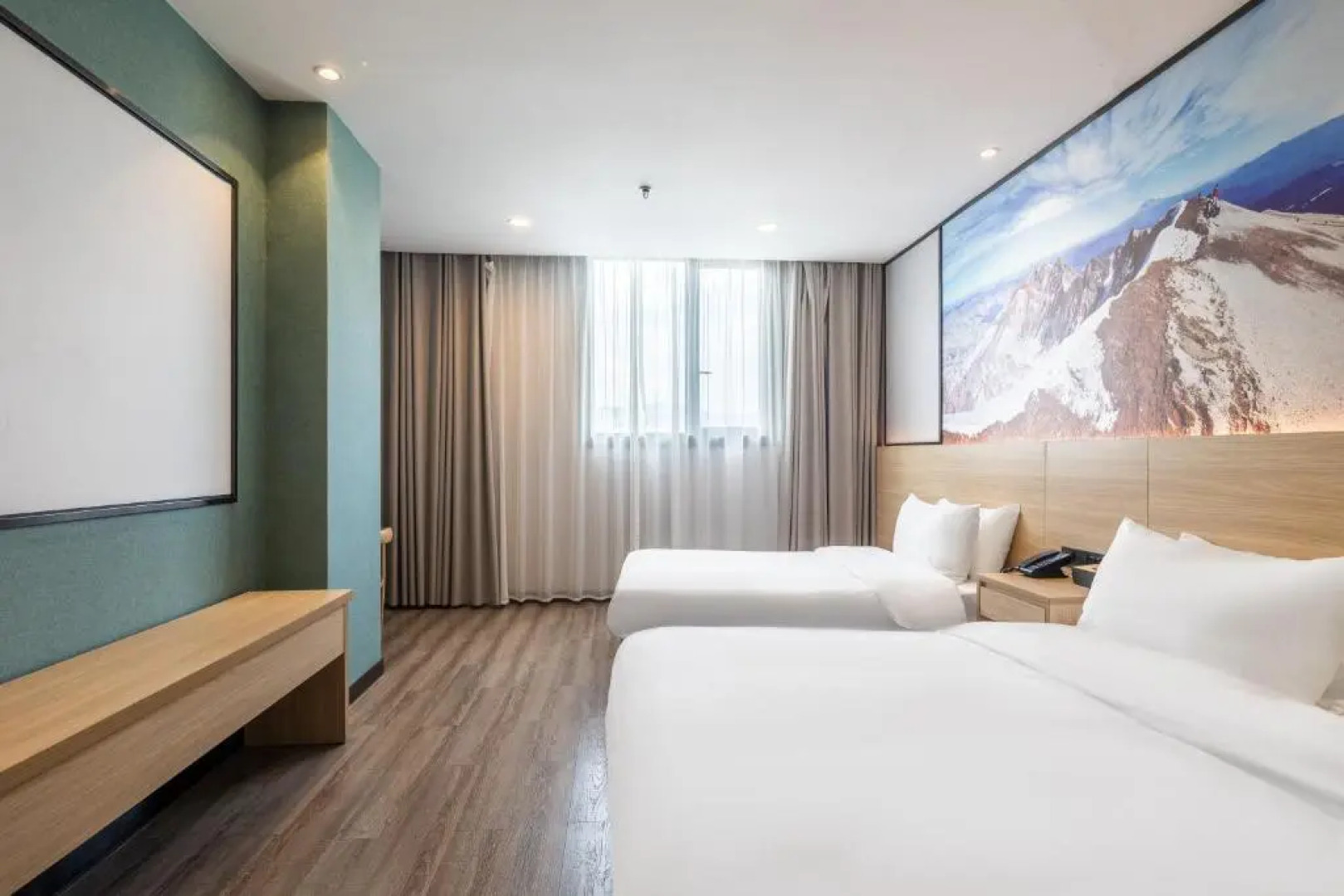 Xinhuating Business Hotel