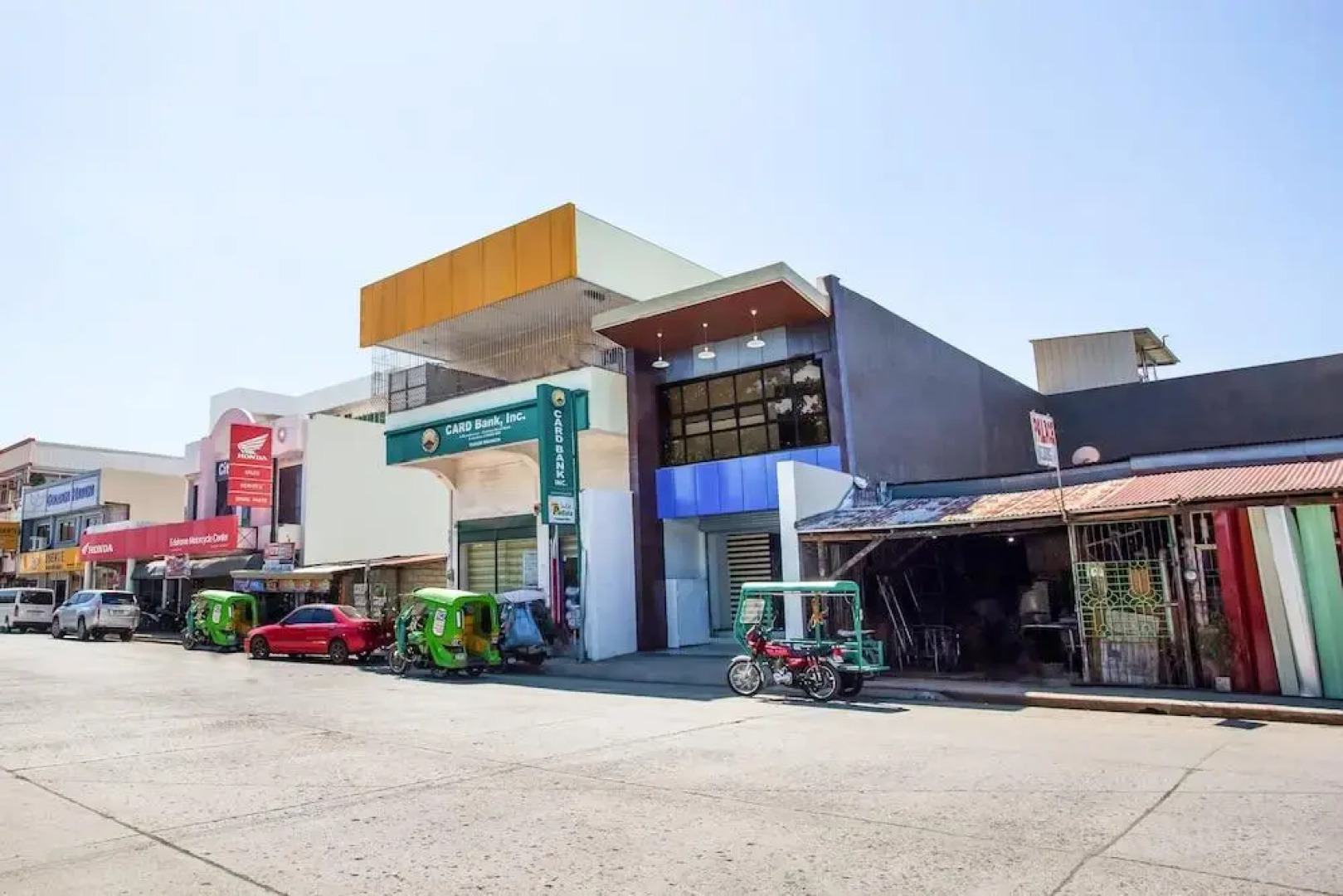 Jrja Hotel by OYO Rooms