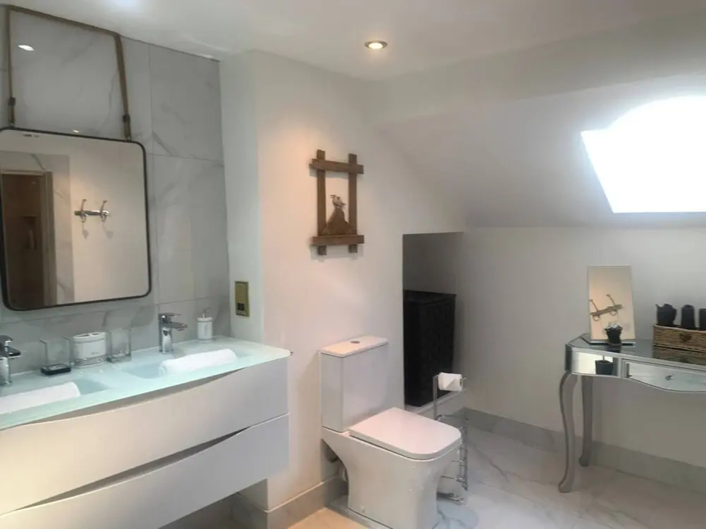 Central Scotland Country Side With Outdoor Bbq Hut