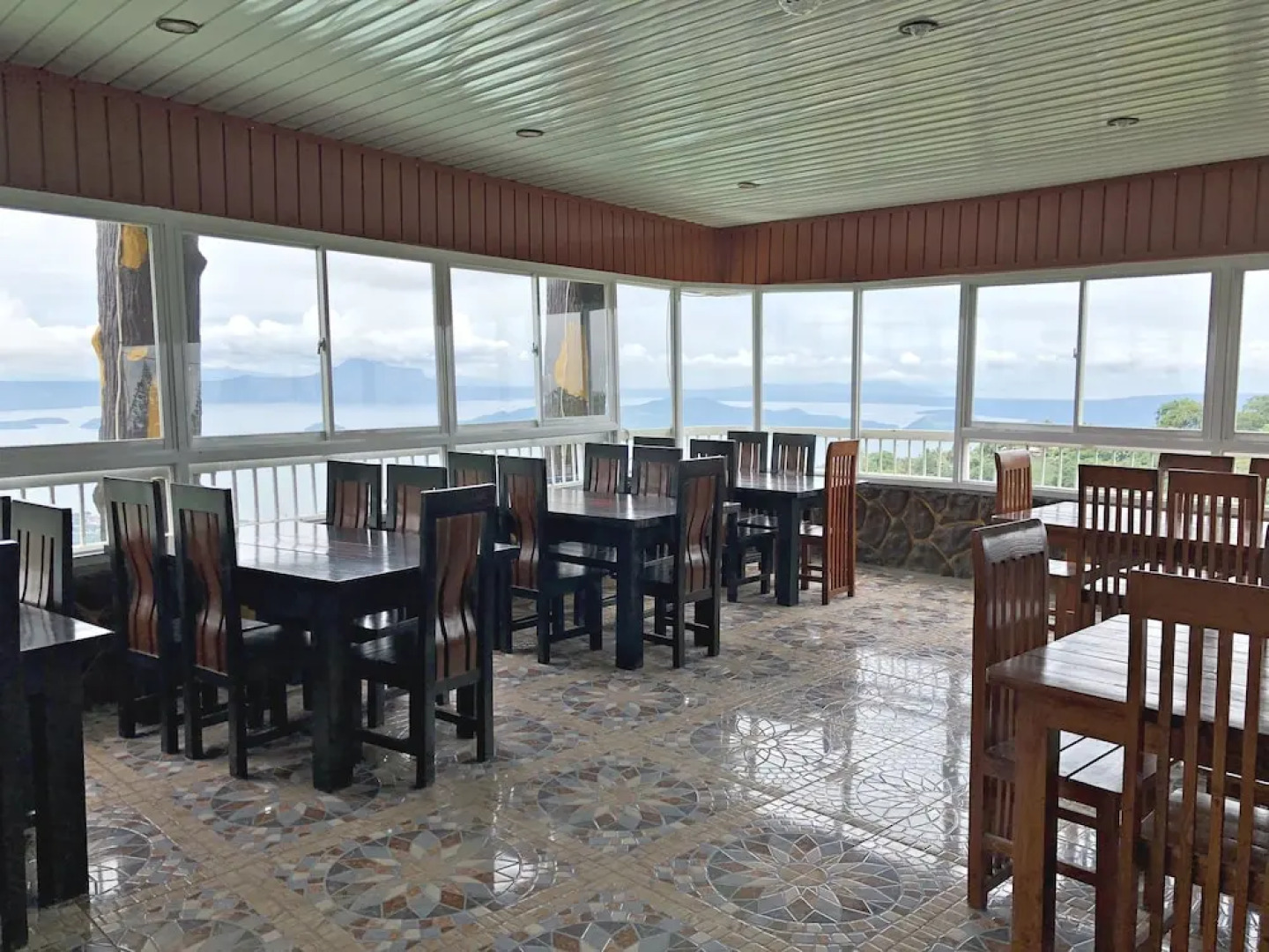 Balai Garcia Tagaytay: Bed and Breakfast In the Sky