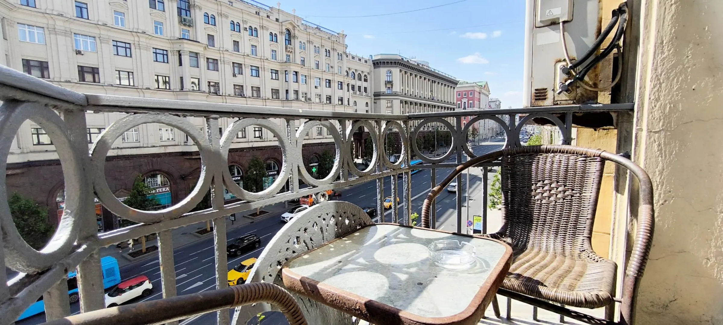 Tverskaya Street (Тверская Стрит) на улице Тверская 6 строение 1