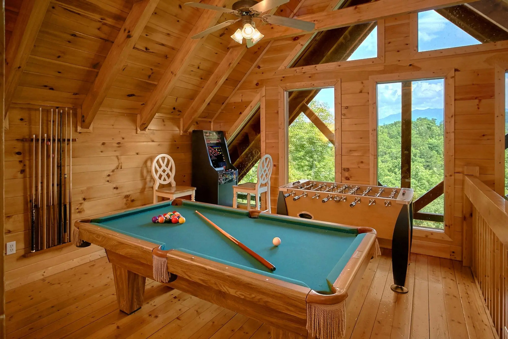 A Mountain View Theater Lodge Holiday home