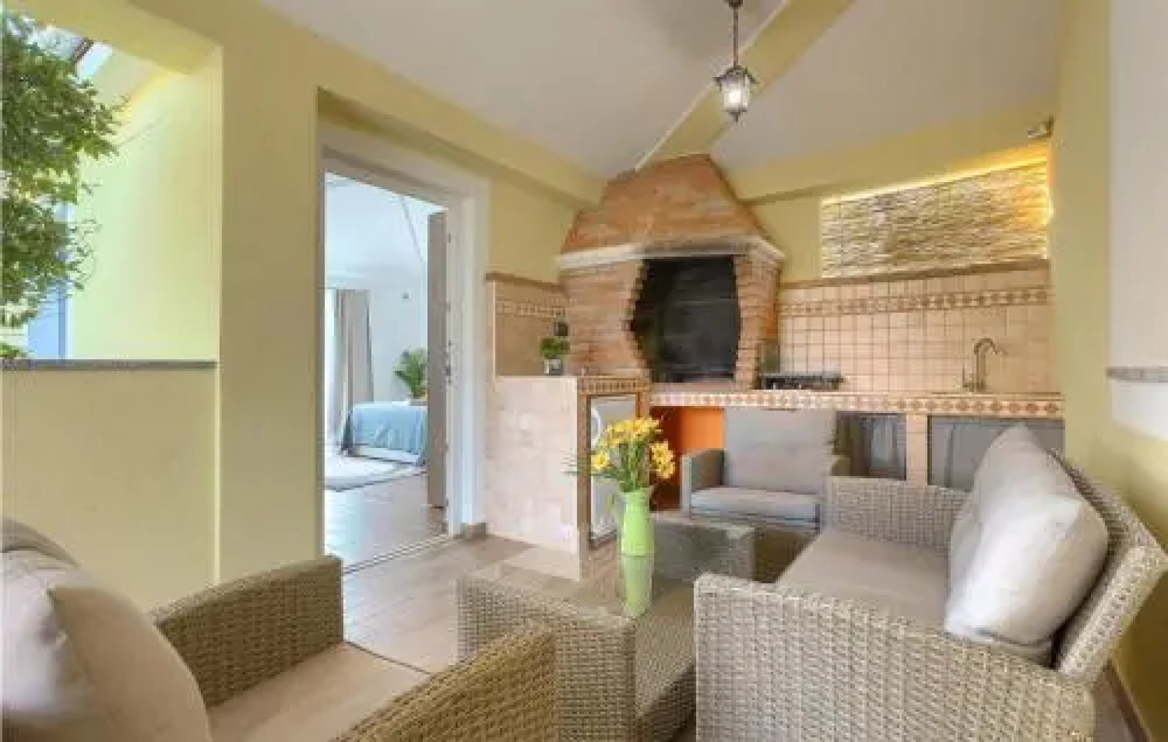 Four bedroom Holiday Home In Loborika