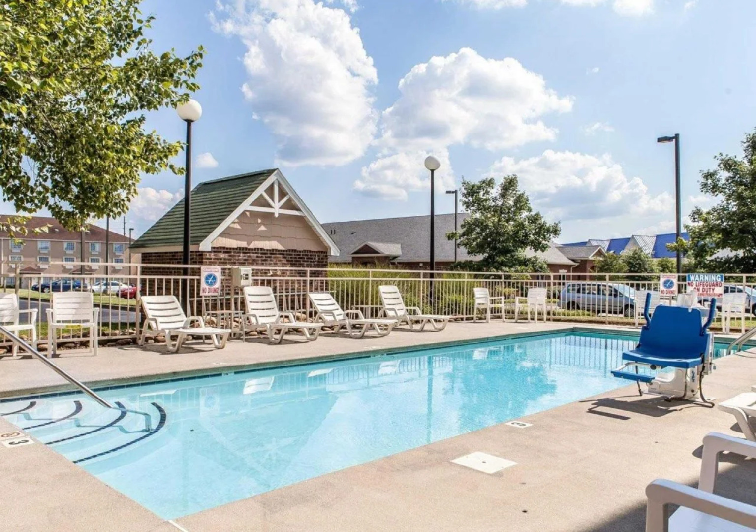 Mainstay Suites Knoxville Airport