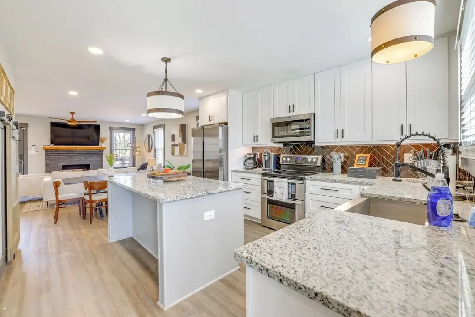 4 Mi to Liberty Bridge: Greenville Getaway w/ Deck