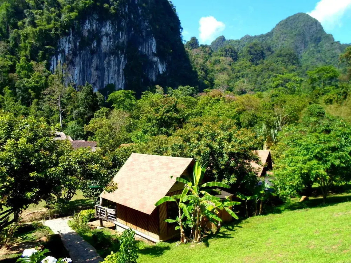 The Cliff and River Jungle Resort