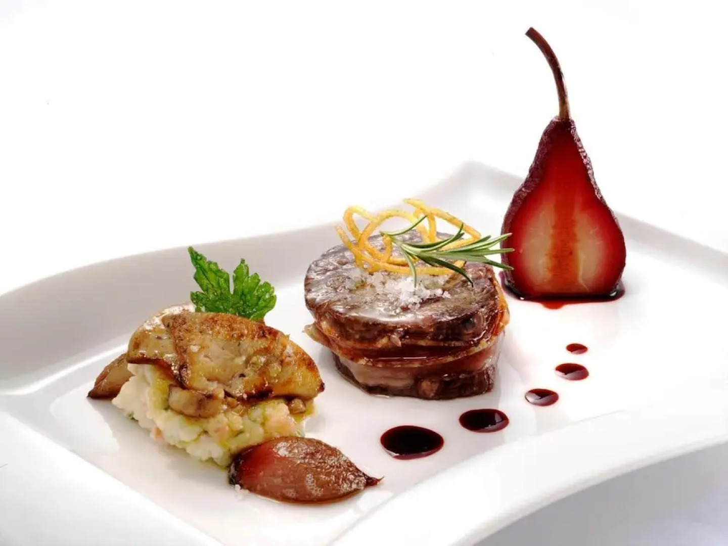 Perla, Resort & Entertainment