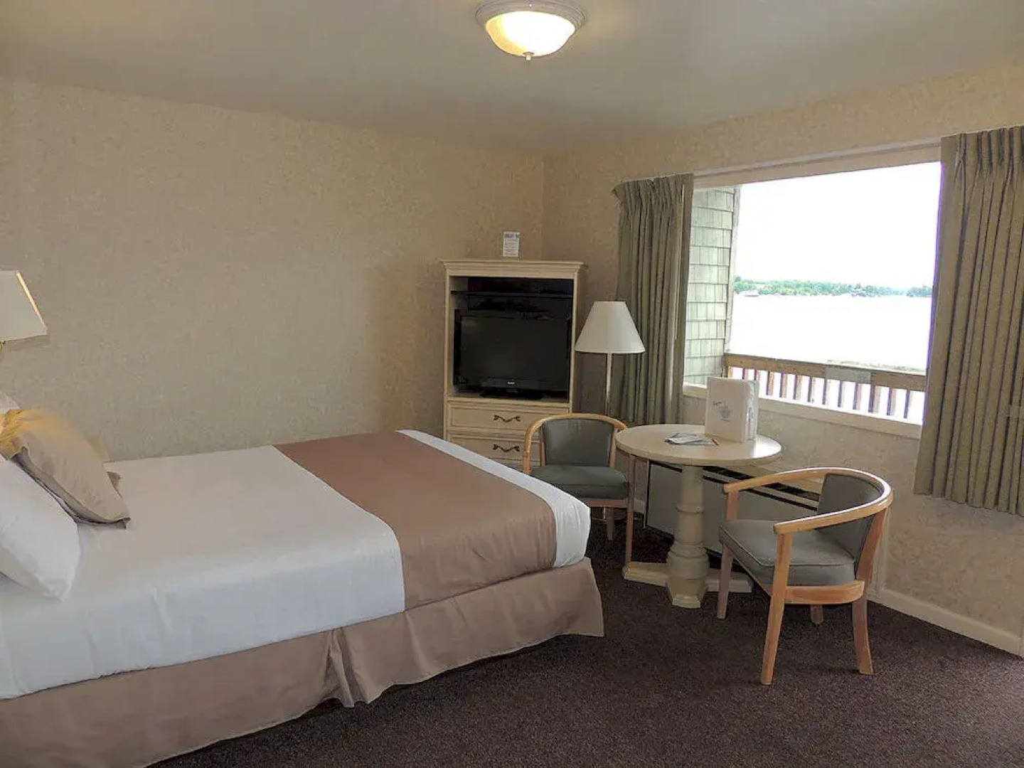 Capt. Thomson's Resort