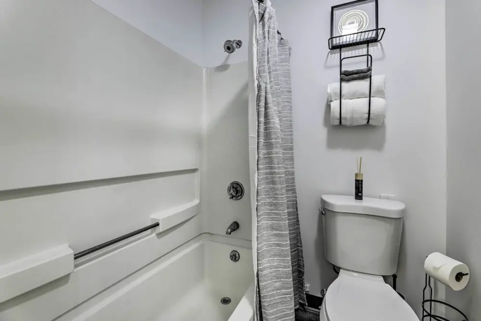 Norwich 'the Villas': Near Mohegan Sun Casino