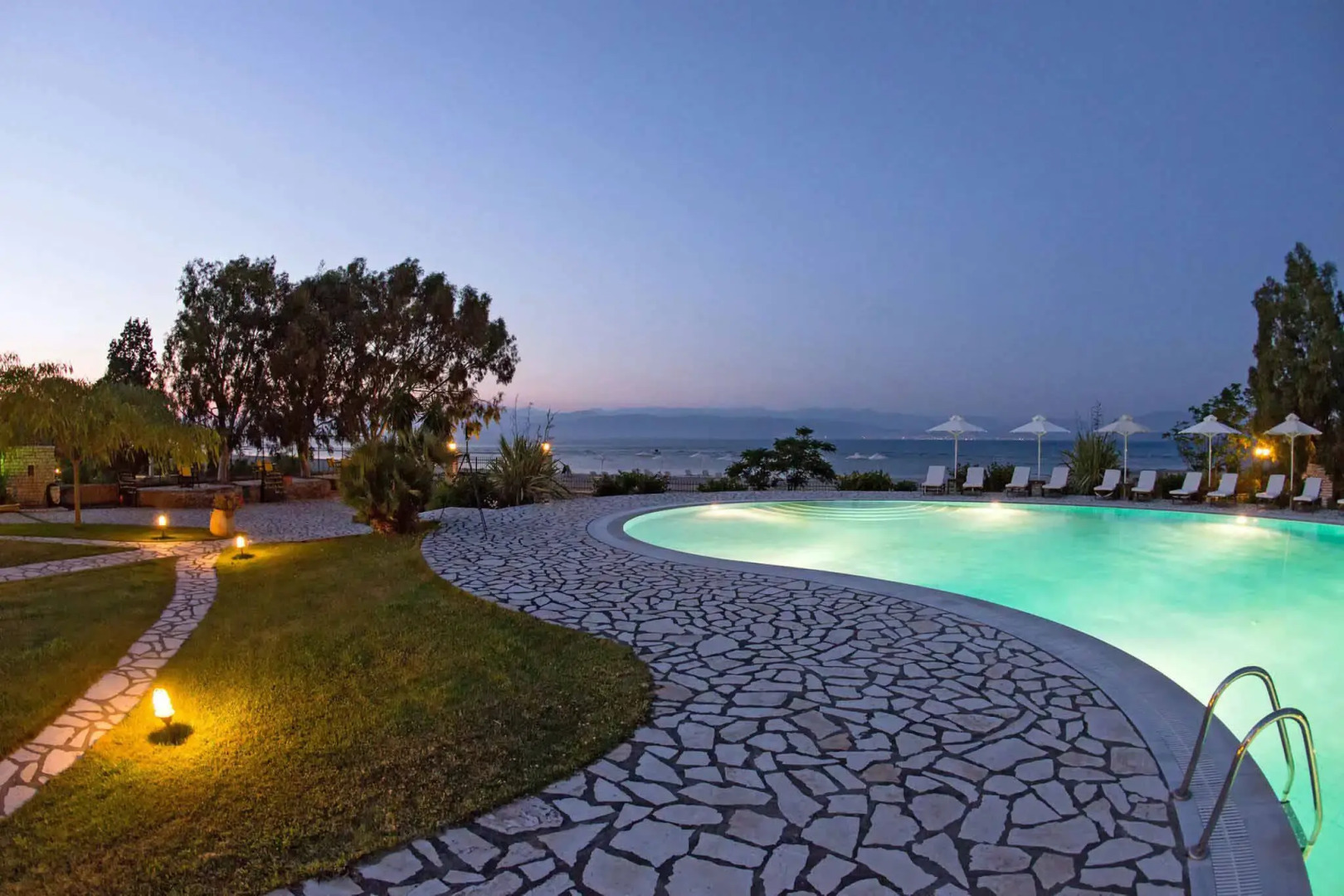 Chrismos Luxury Suites & Studios