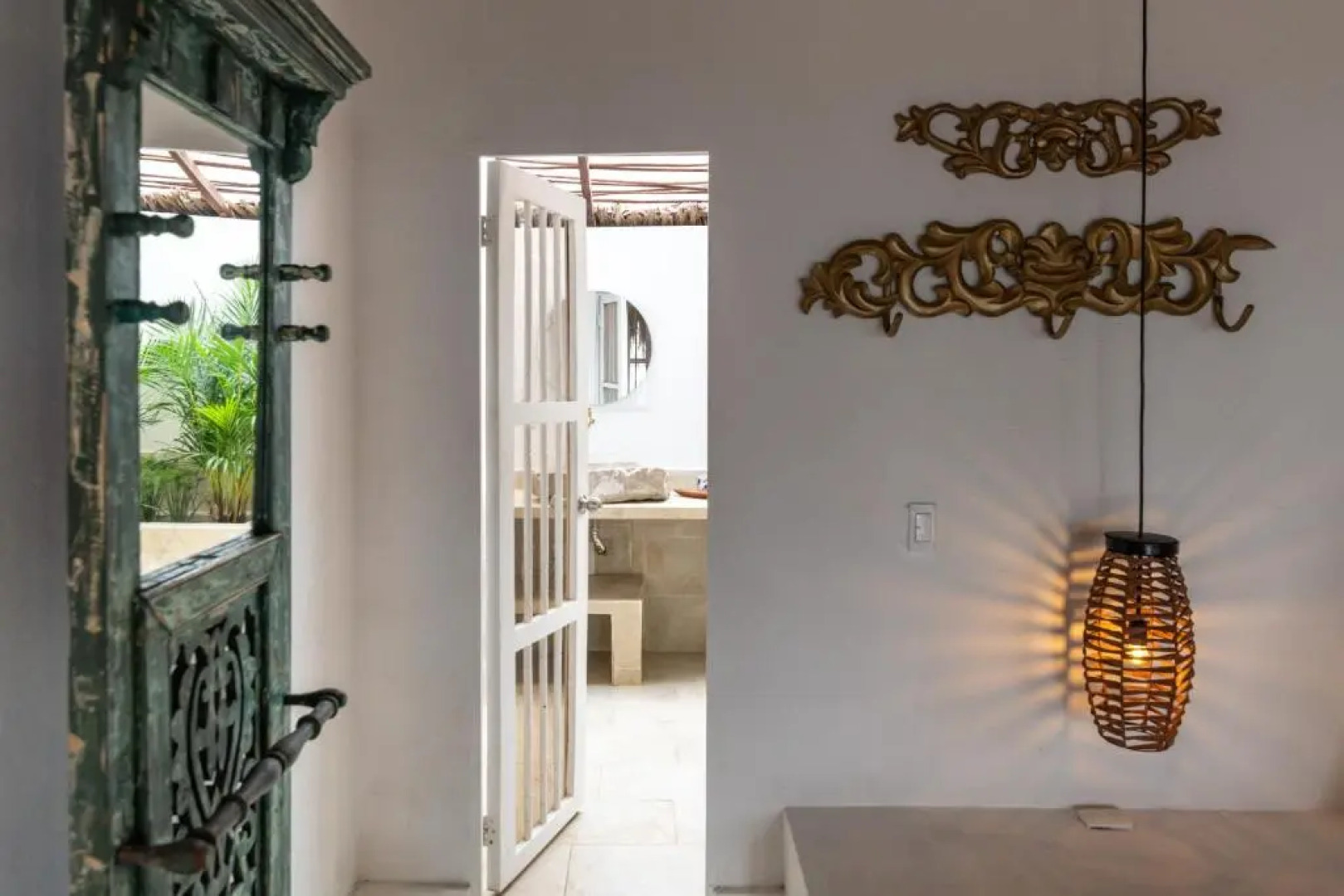 Isla Rosa Boutique by NOMAD GURU