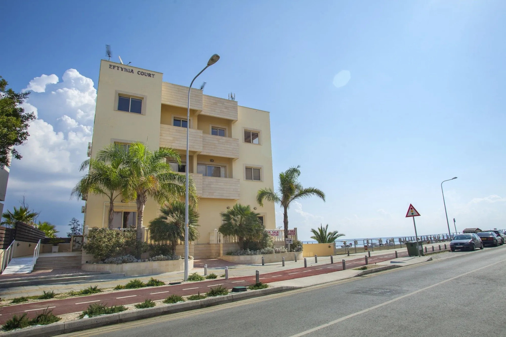 Mackenzie Eftyhia Suite