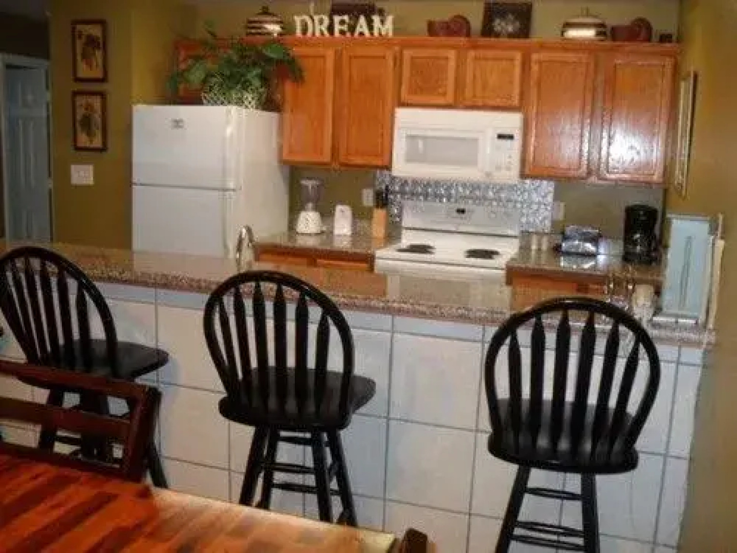 Inner Island Condos by Island Services