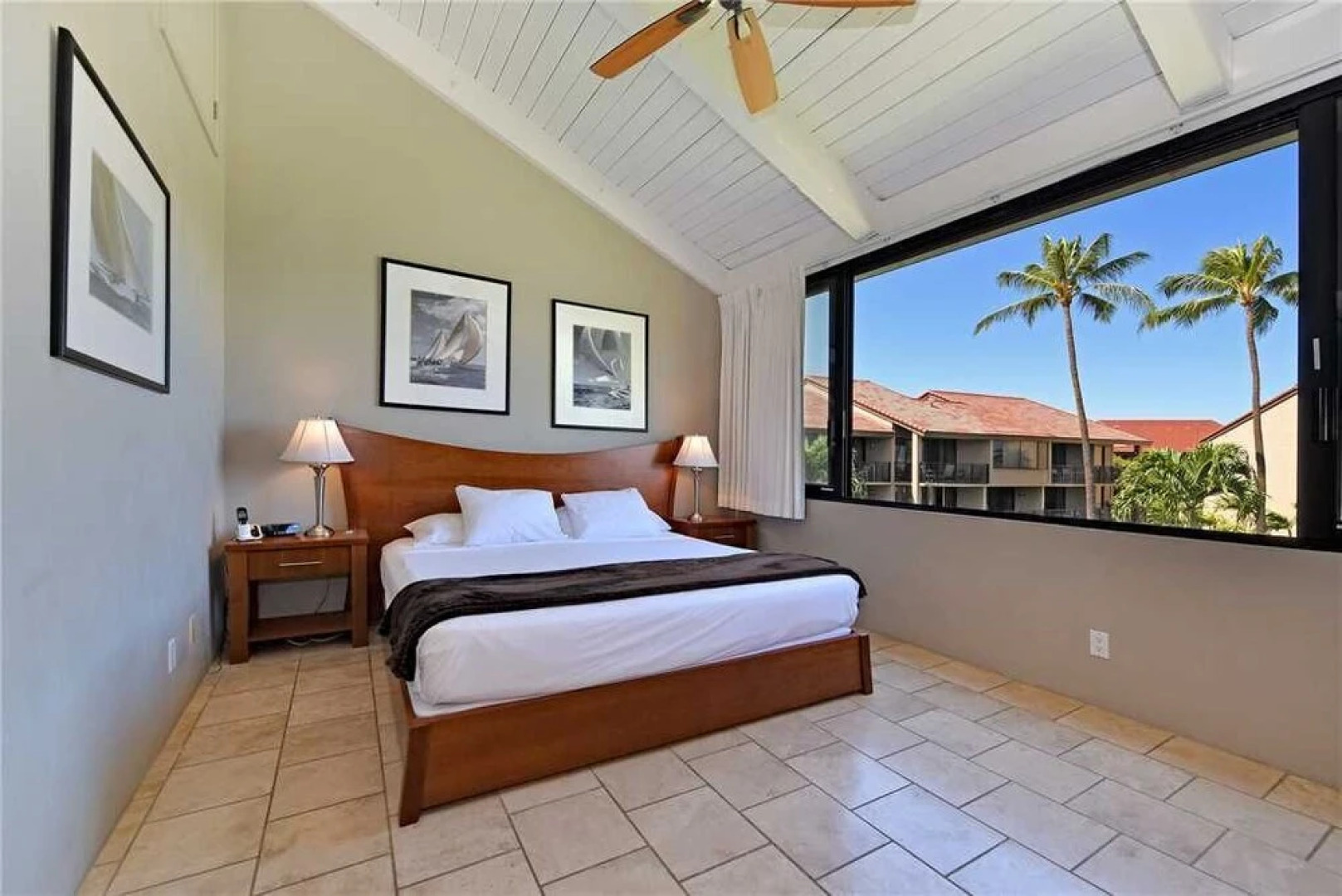 Papakea #C404 - 3 Br condo by RedAwning