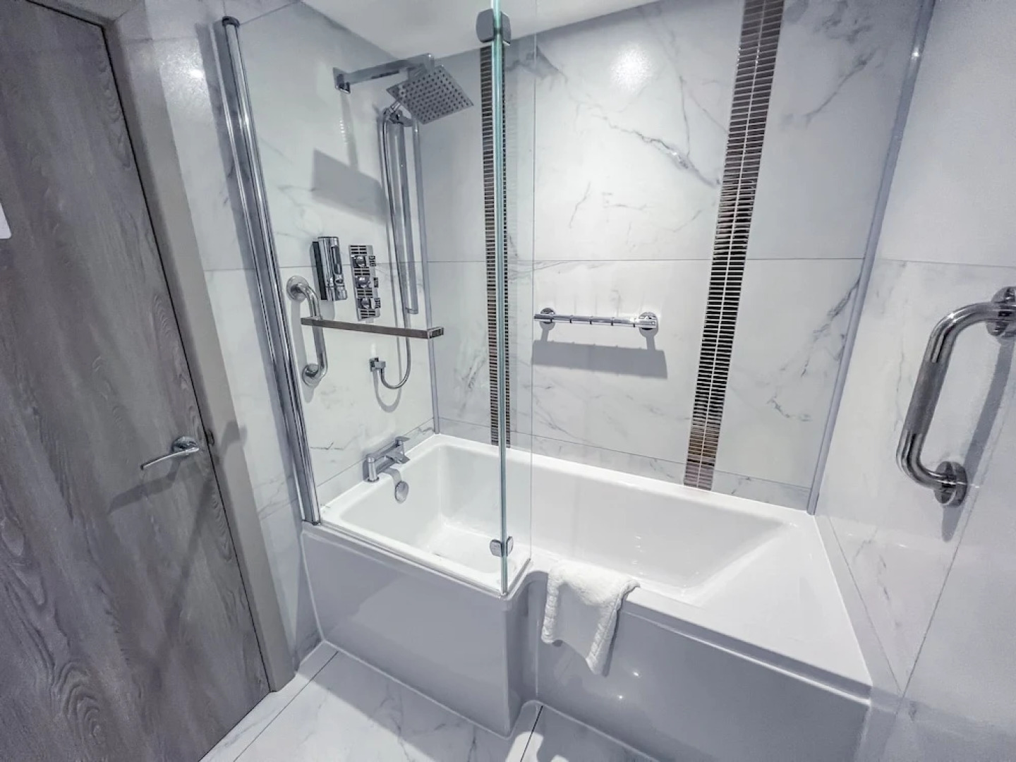 The Quayside Hotel and Bar