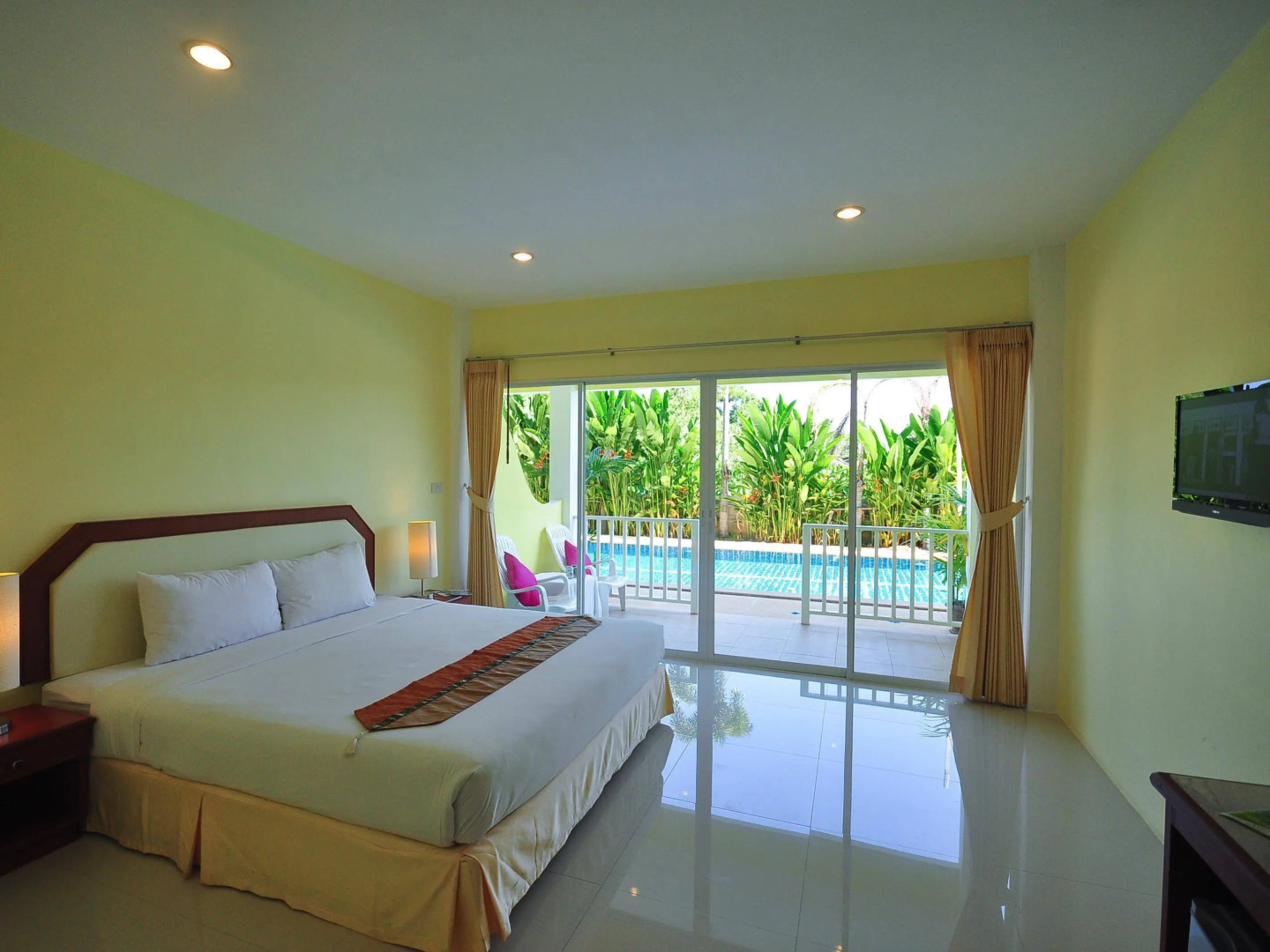 Phuket Airport Sonwa Resort