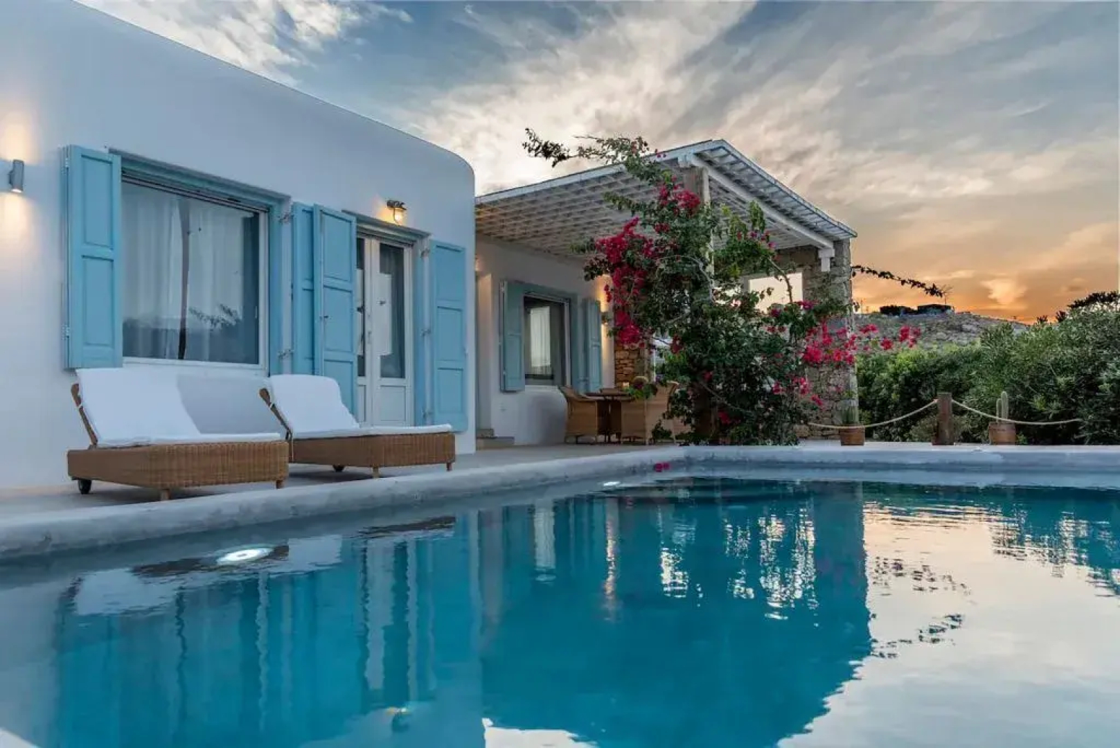 Etesians Suites & Villas