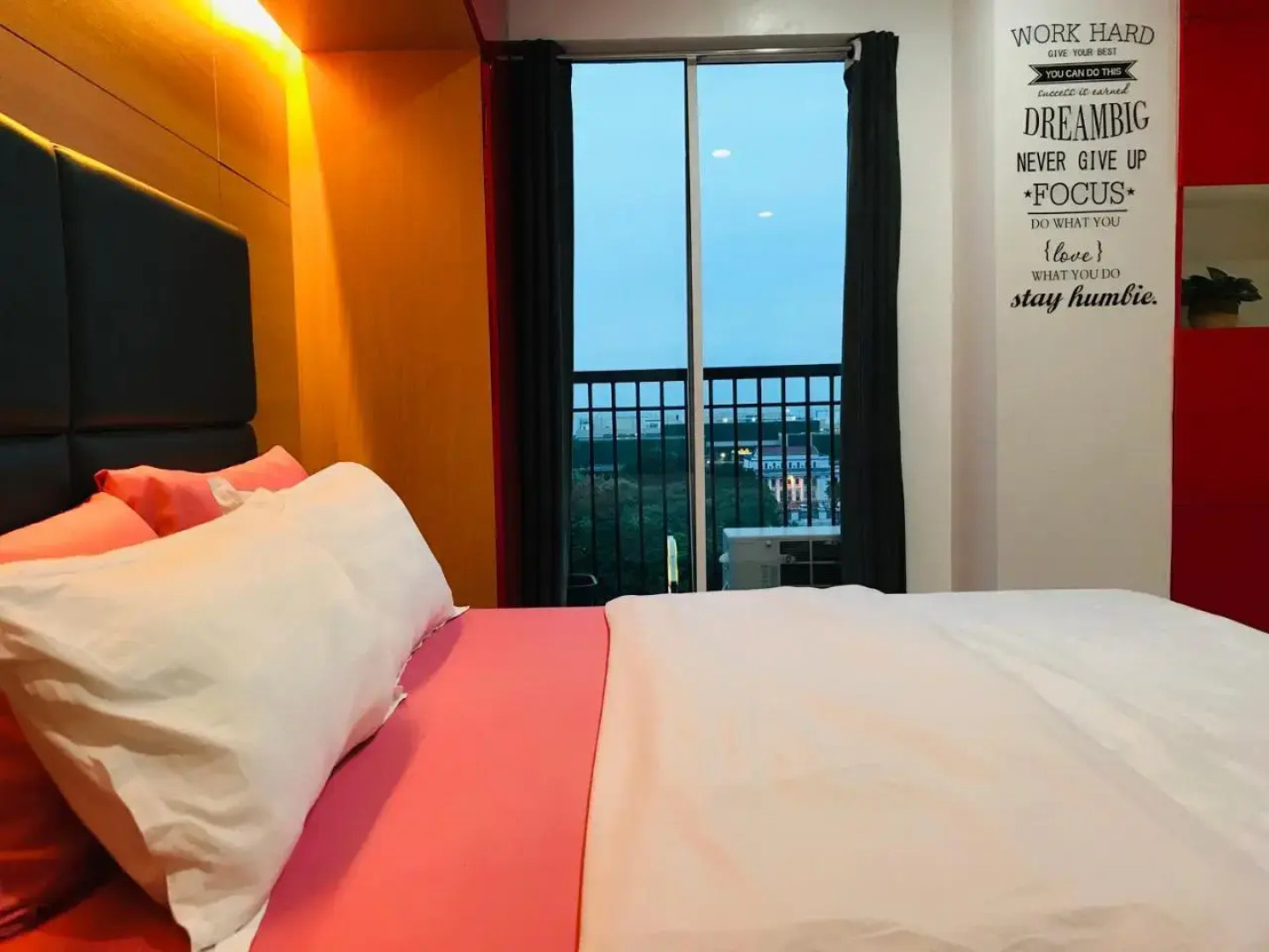 Cityscape - Studio 1102