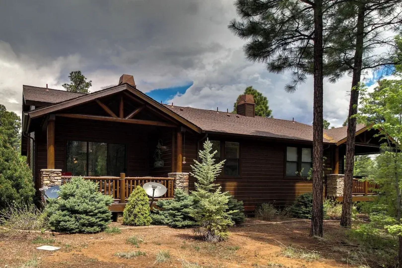 Fireside Comfort & Family Fun: Wooded Show Low Gem