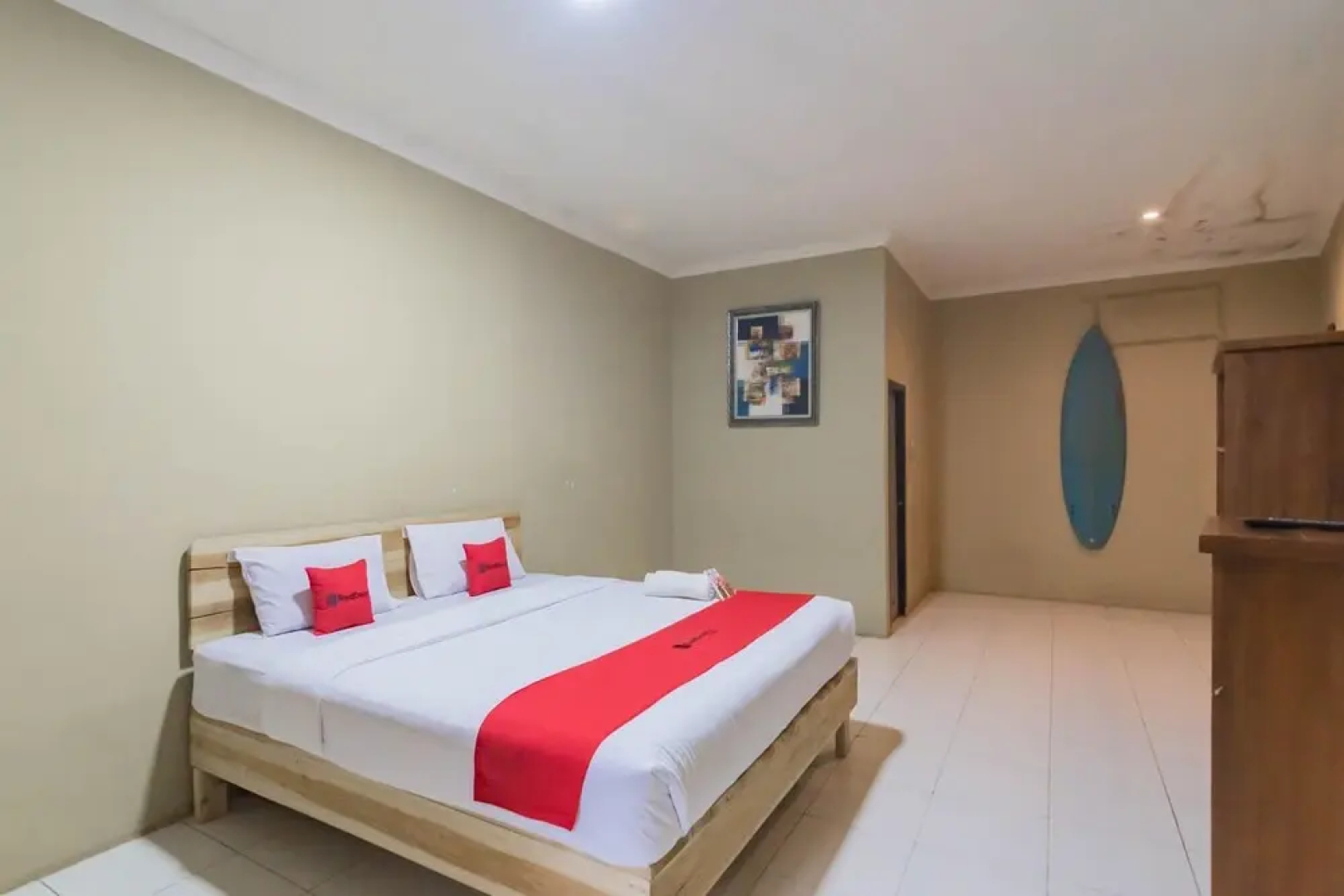 RedDoorz near Pantai Karang Hawu Pelabuhan Ratu