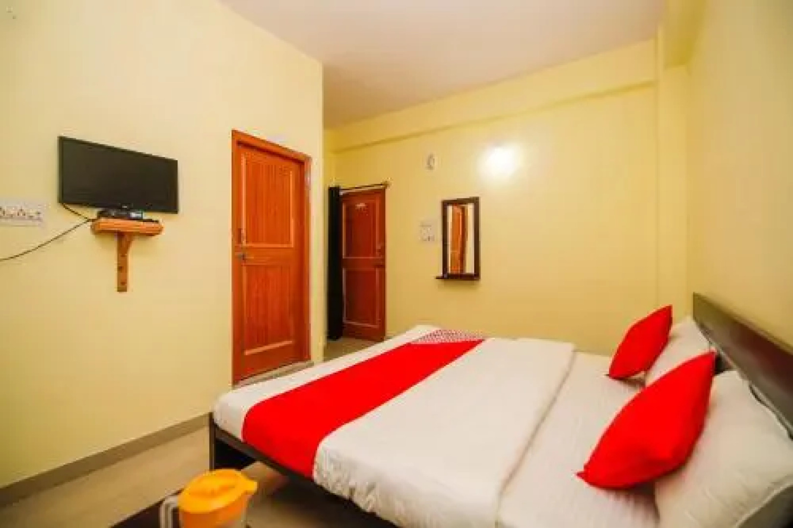 OYO 27666 Hotel Cedar View