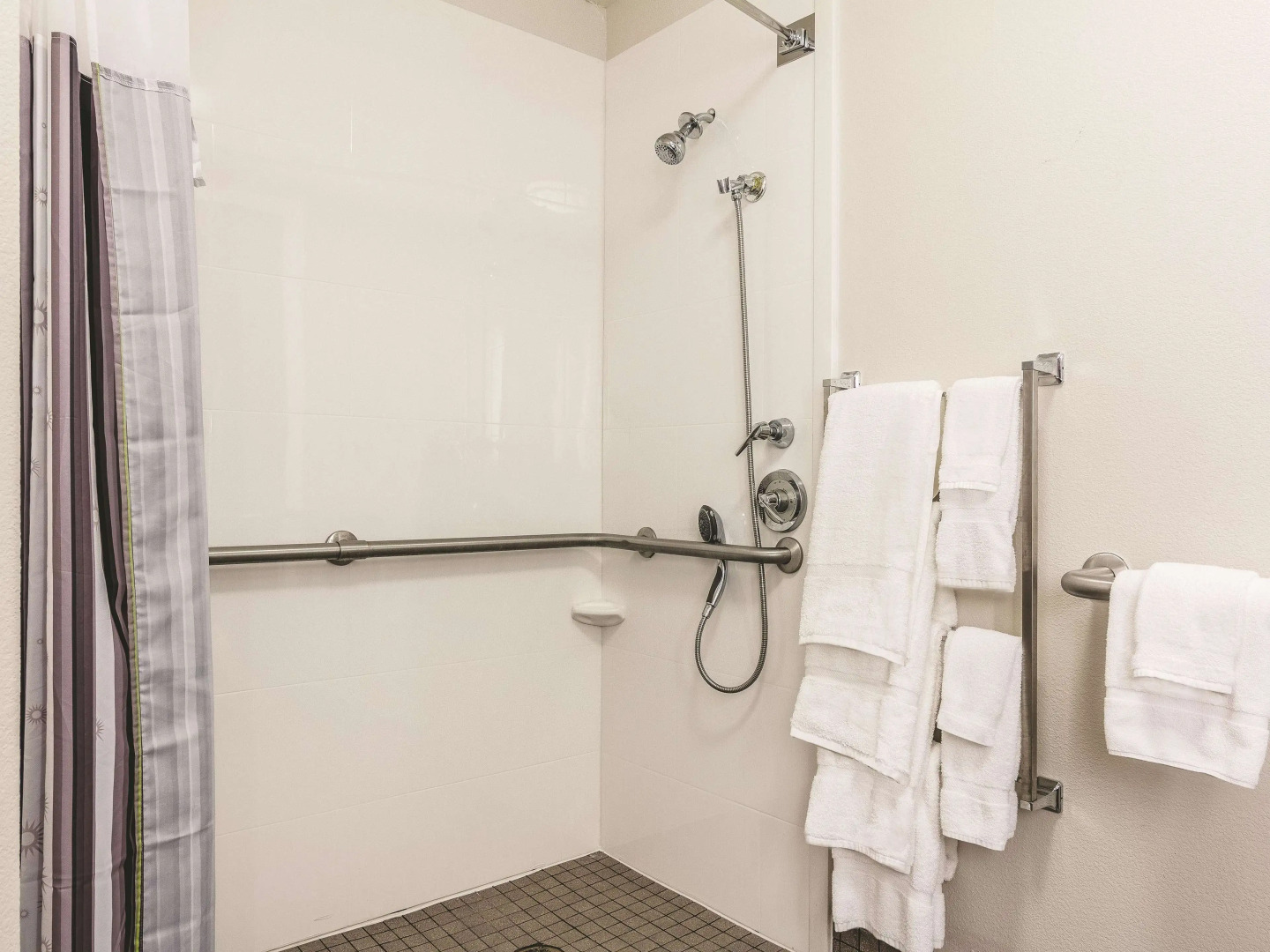 La Quinta Inn & Suites by Wyndham Shreveport Airport