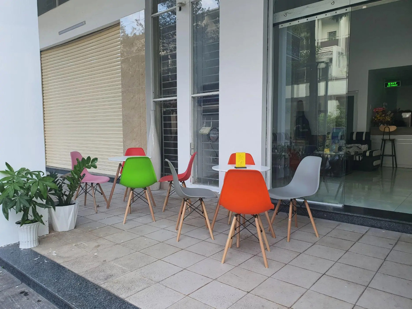 Alice's Happiness House