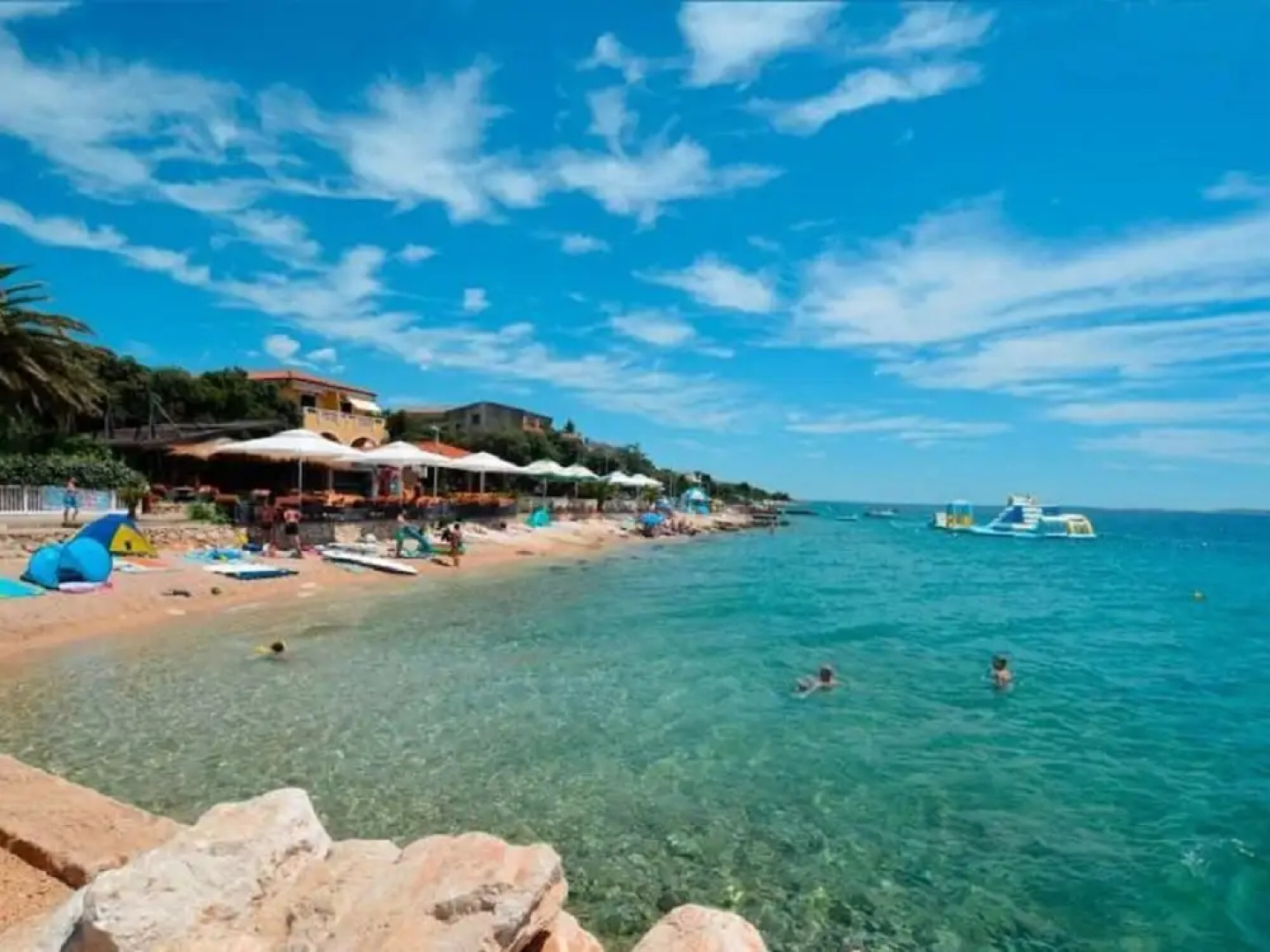 Home With a Private Terrace in a Quiet Area, Near the Sea