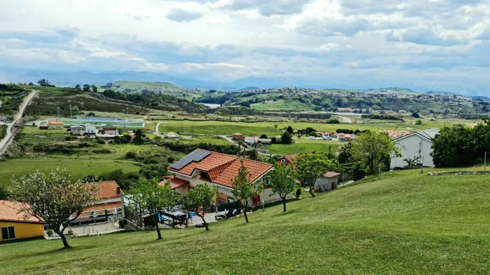 Casa con piscina y fantasticas vistas