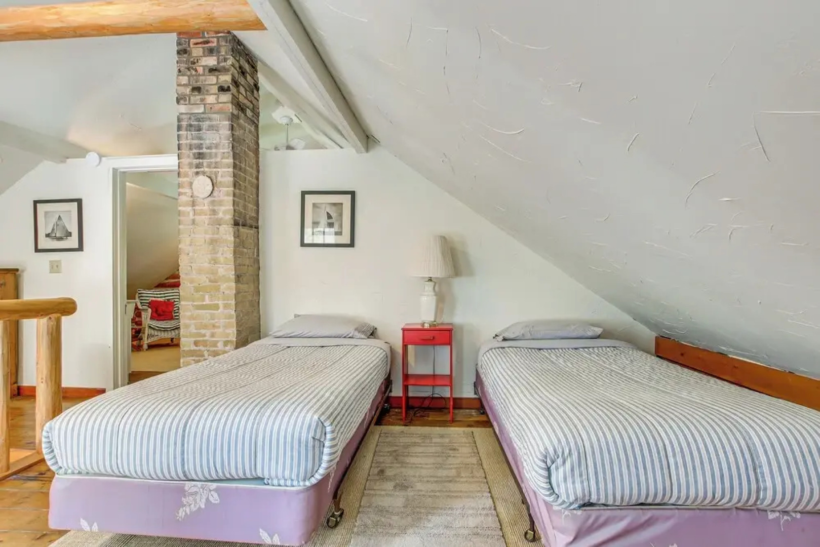 Baileys Harbor Cottage w/ Dock: Steps to Lake!