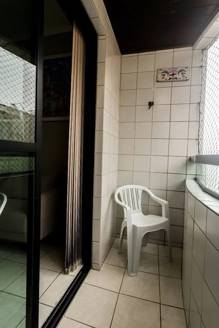 Apto com Excelente Localiza o a 50m da Praia